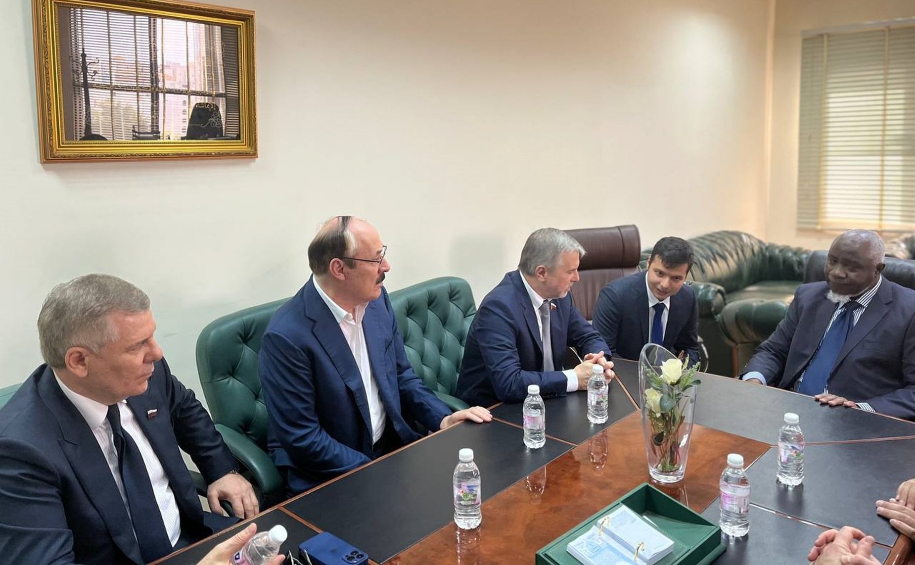 В Джидде состоялась встреча сенаторов с помощником Генерального секретаря ОИС