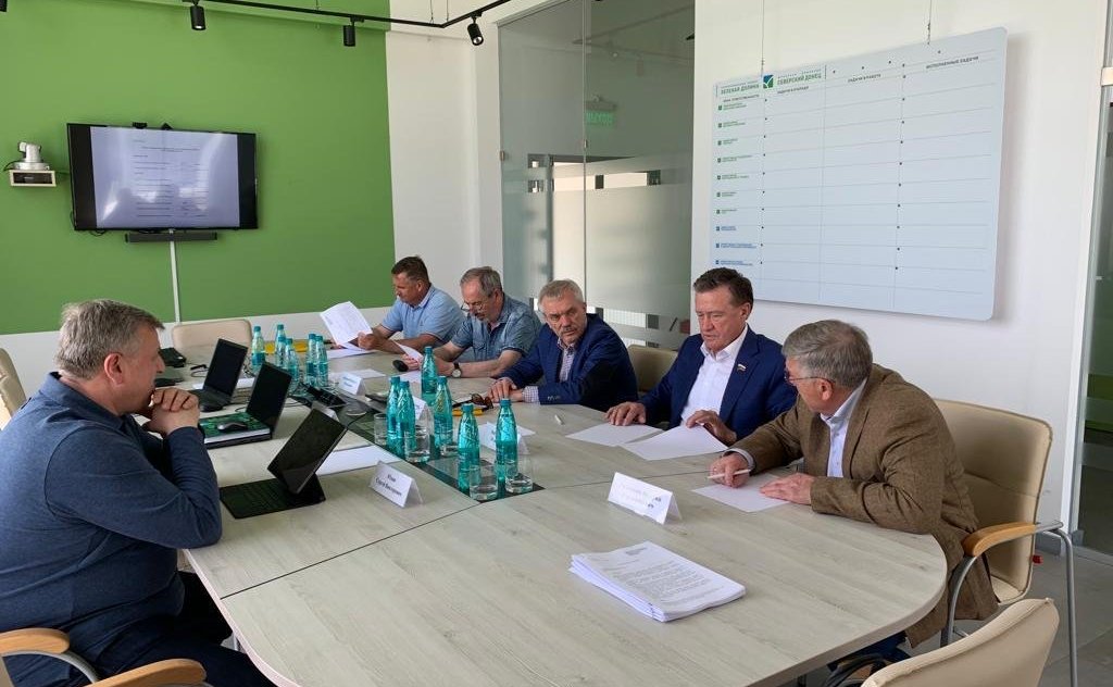 Сергей Рябухин и Евгений Савченко посетили крупнейшую в России агрофирму «Зелёная Долина» в Белгородской области