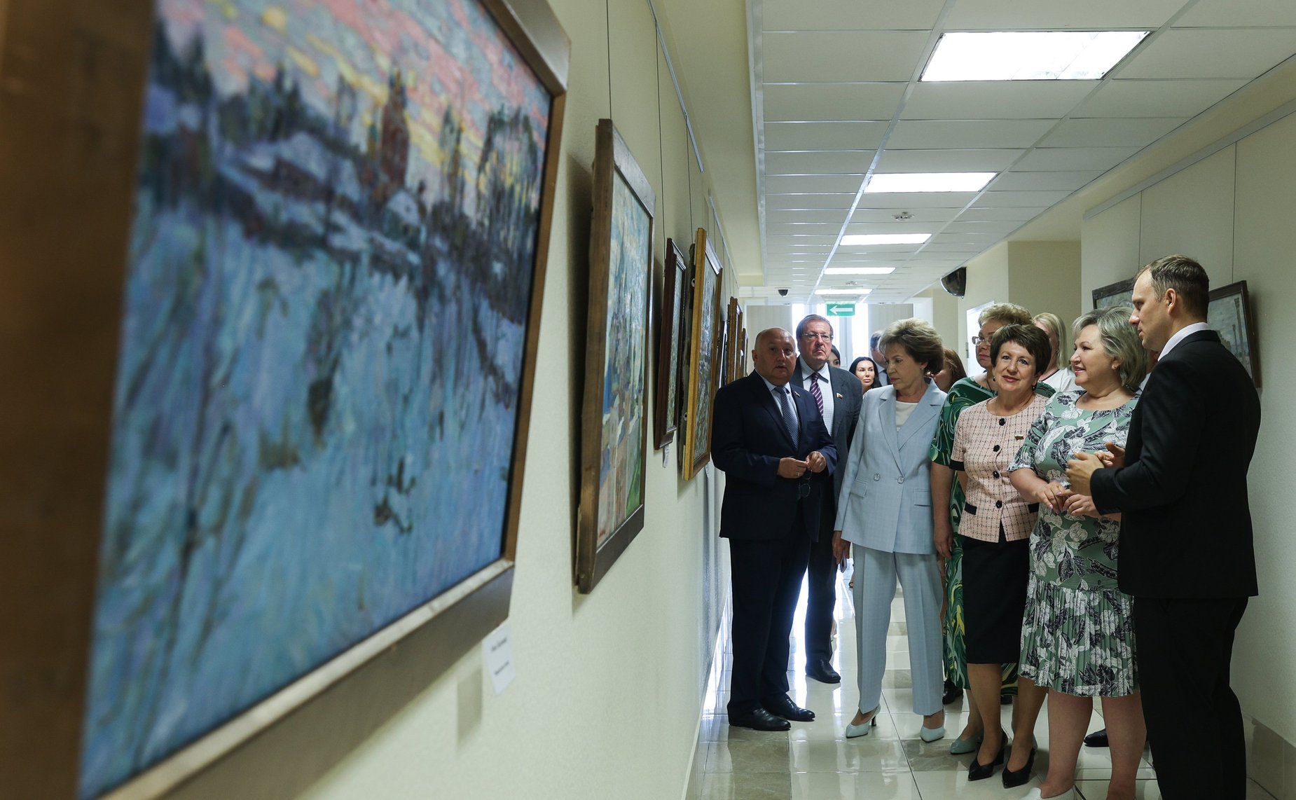 Открытие в Совете Федерации выставки художника-живописца Ильи Лысенкова «Под небом одним»