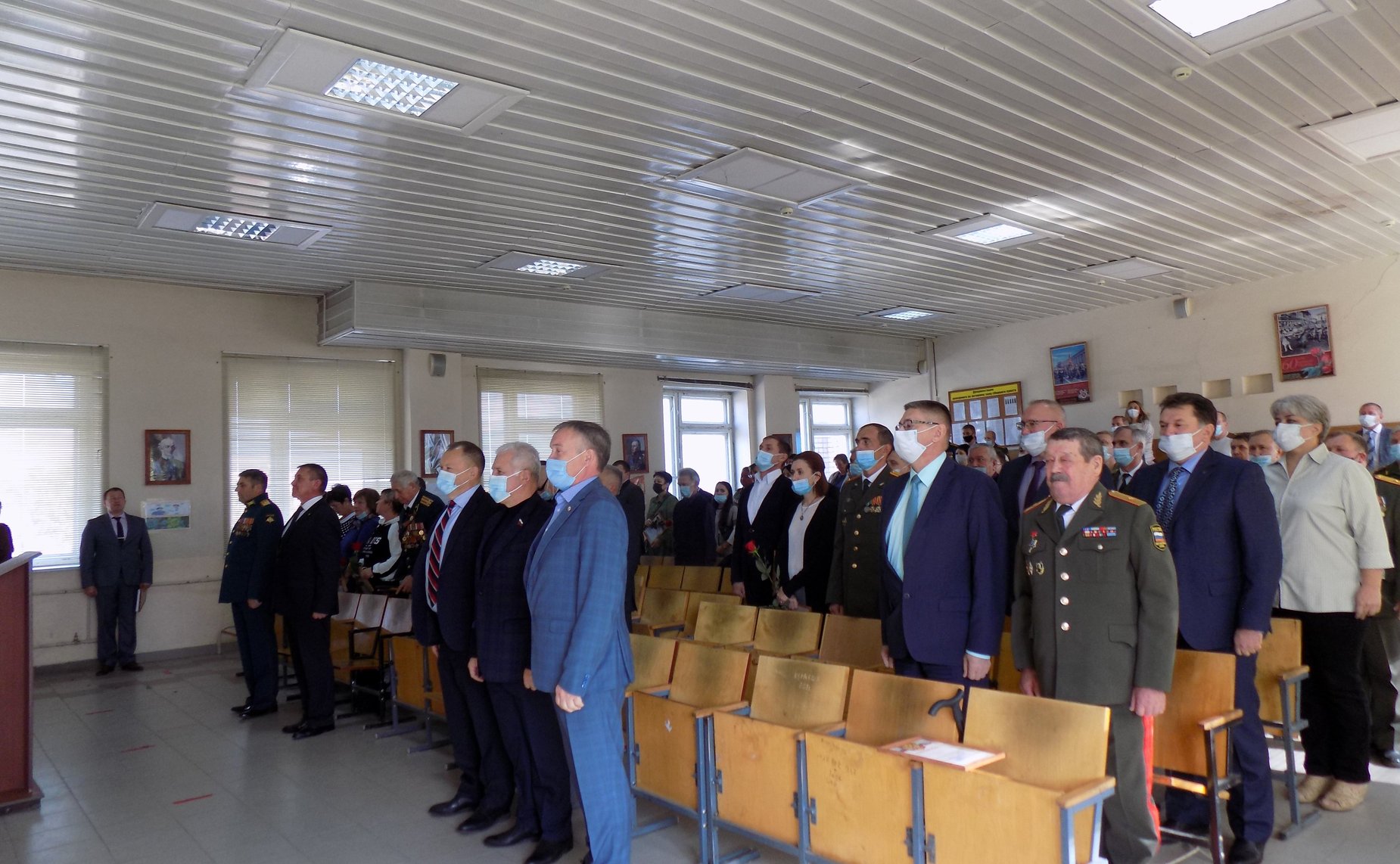 Сергей Мартынов поздравил сотрудников и ветеранов военного комиссариата республики со 100-летием со дня образования ведомства