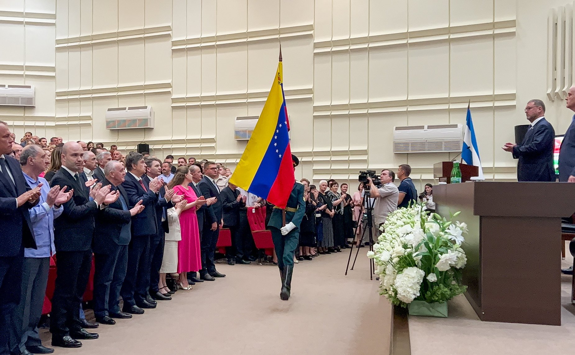 Делегации Совета Федерации приняла участие в праздничных мероприятиях по случаю 15- летия признания независимости Республики Абхазия