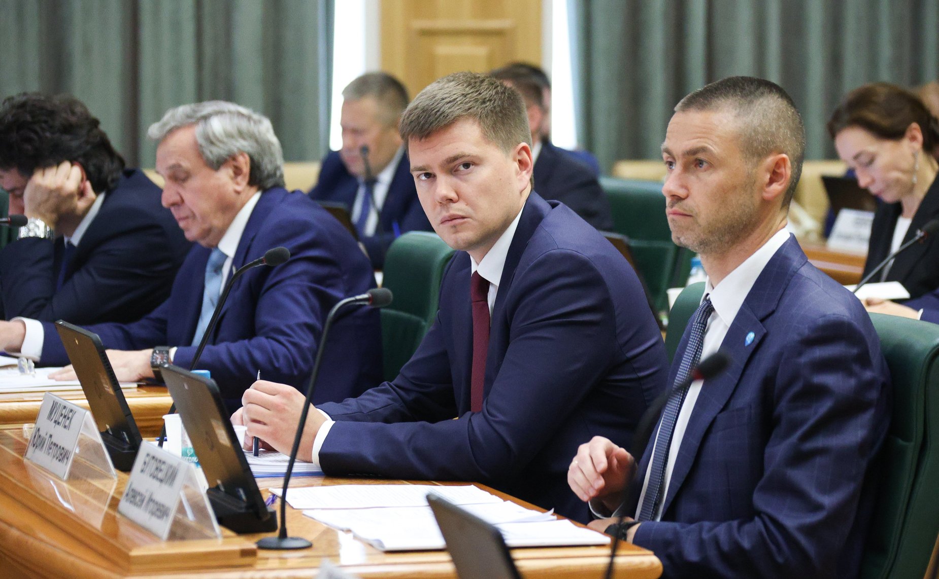 Парламентские слушания на тему «Вопросы управления комплексами индивидуальных жилых домов»