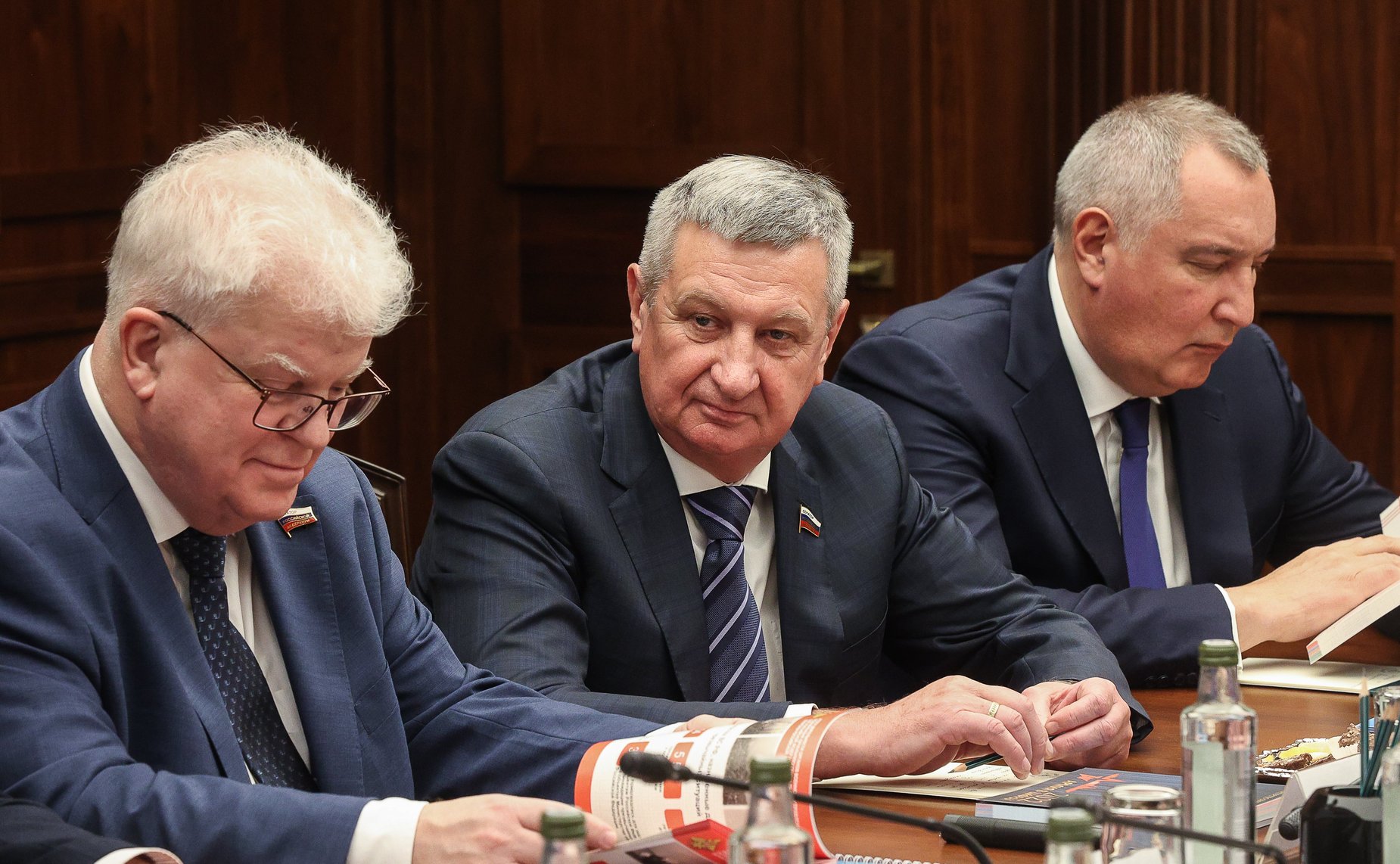 По приглашению Министра обороны РФ генерала армии Сергея Шойгу Председатель Совета Федерации Валентина Матвиенко и Комитет СФ по обороне и безопасности провели выездное совещание в Минобороны России