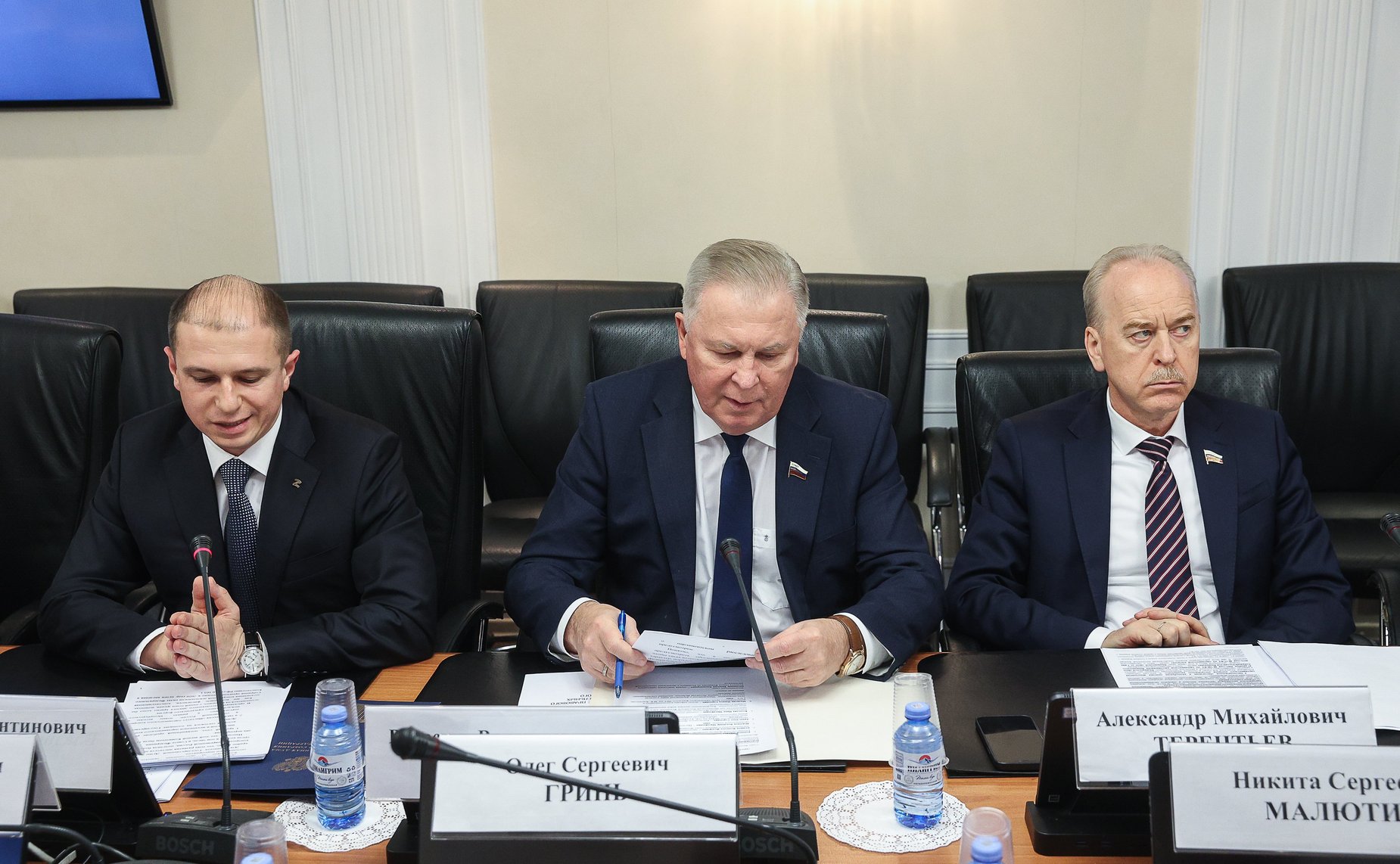 Круглый стол Комитета СФ по Регламенту и организации парламентской деятельности на тему «Совершенствование правового регулирования отдельных форм парламентского контроля»
