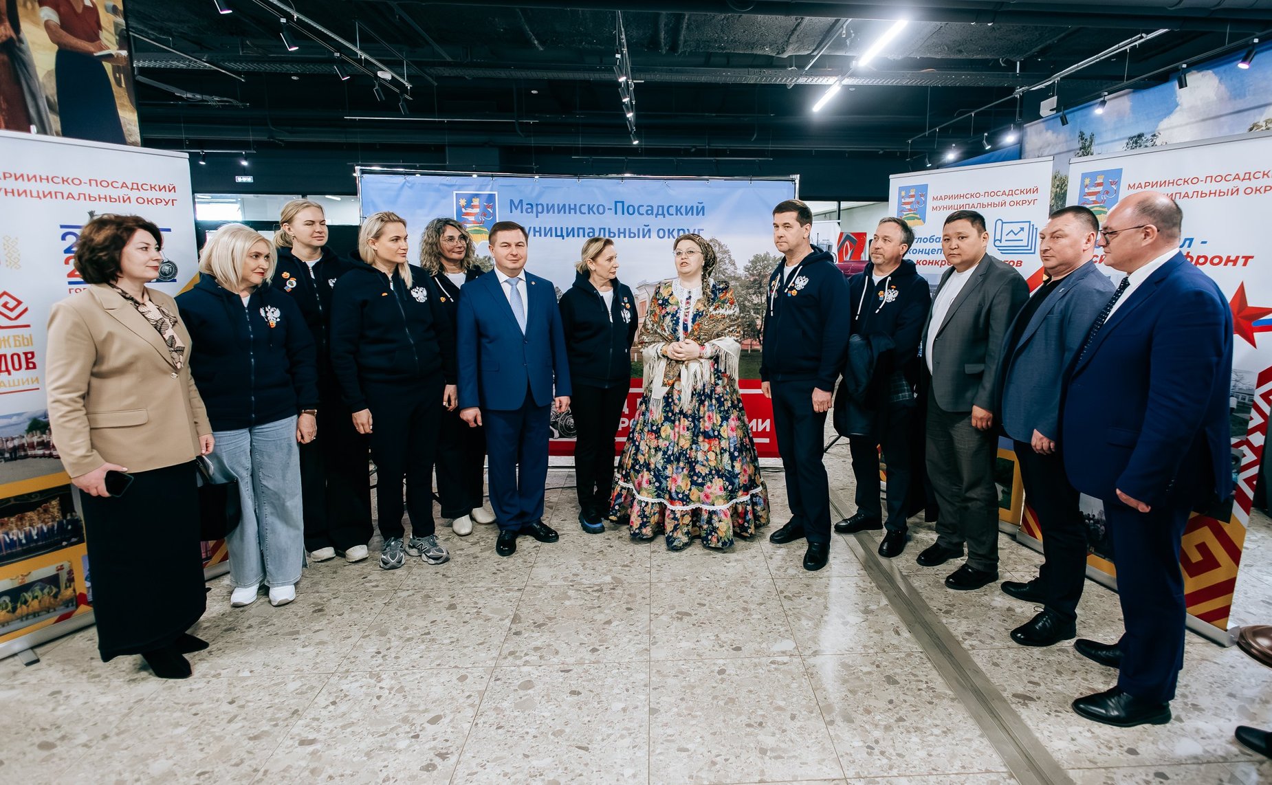 Сенаторы посетили агромаркет «Пехет»