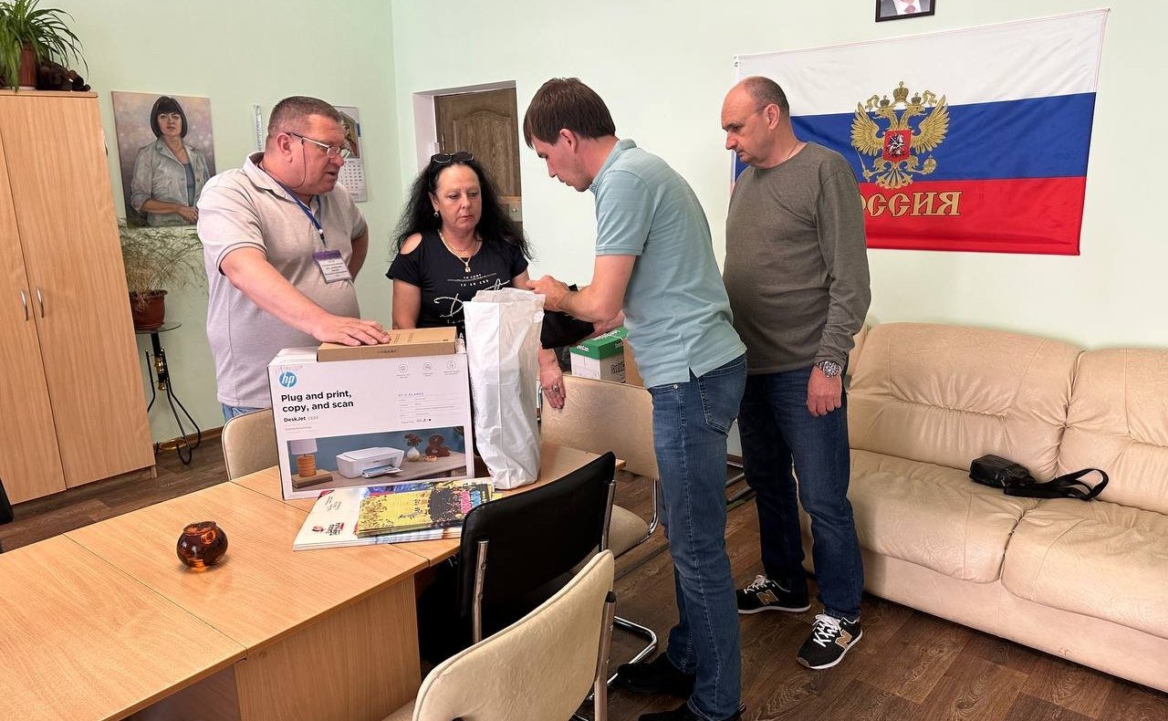 Айрат Гибатдинов передал подарки в детский дом-интернат Херсонской области
