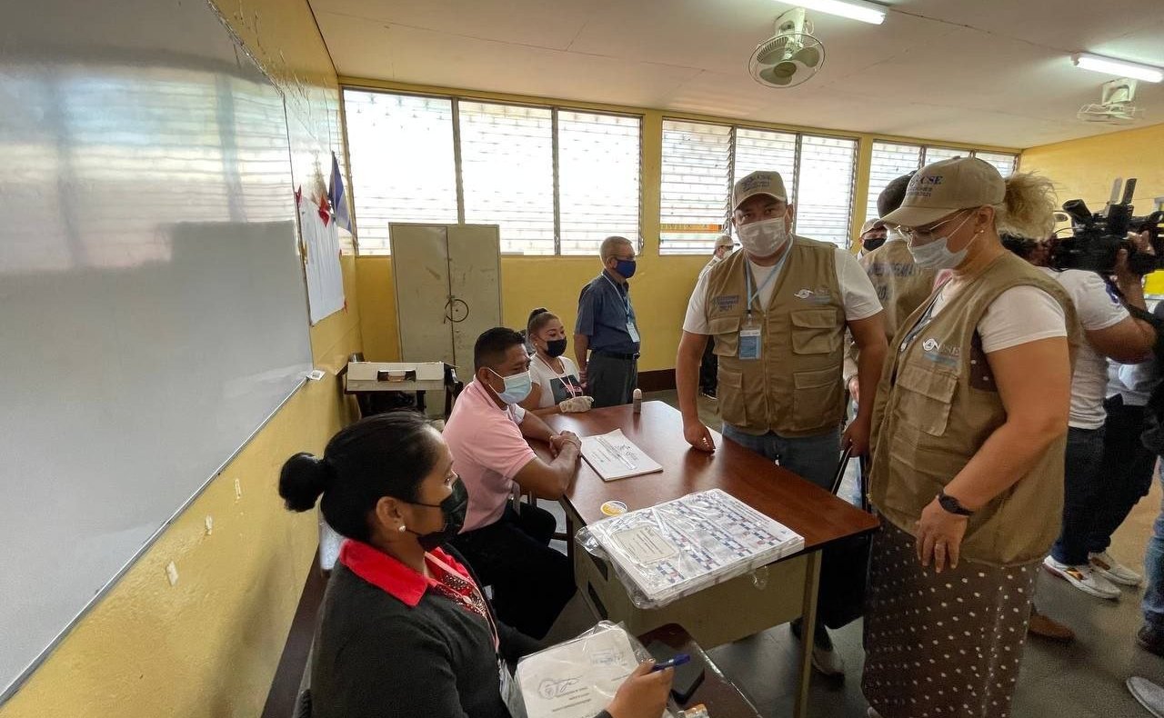 Владимир Полетаев и Наталия Косихина приняли участие в наблюдении за всеобщими выборами в Никарагуа