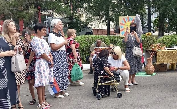 Наталия Косихина приняла участие в торжественных мероприятиях, посвященных Дню Первомайского района, и посетила социальные объекты