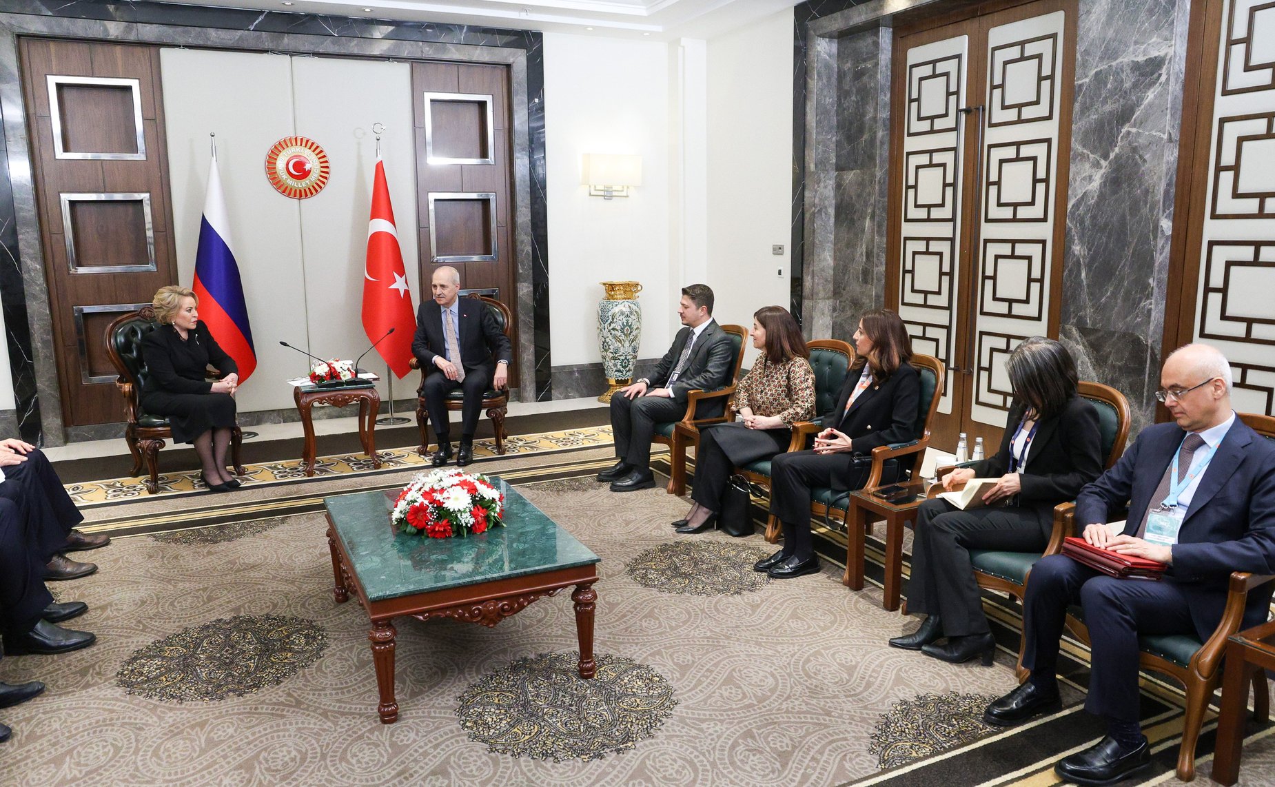 «На полях» 152-й Ассамблеи Межпарламентского союза в Стамбуле Валентина Матвиенко провела встречу с главой Великого национального собрания Турции Нуманом Куртулмушем