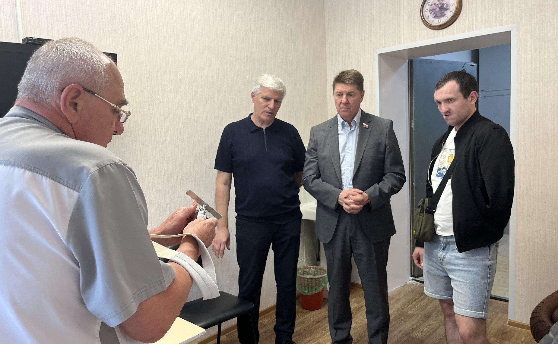 Андрей Шевченко в ходе поездки в регион посетил филиал Московского протезно-ортопедического предприятия