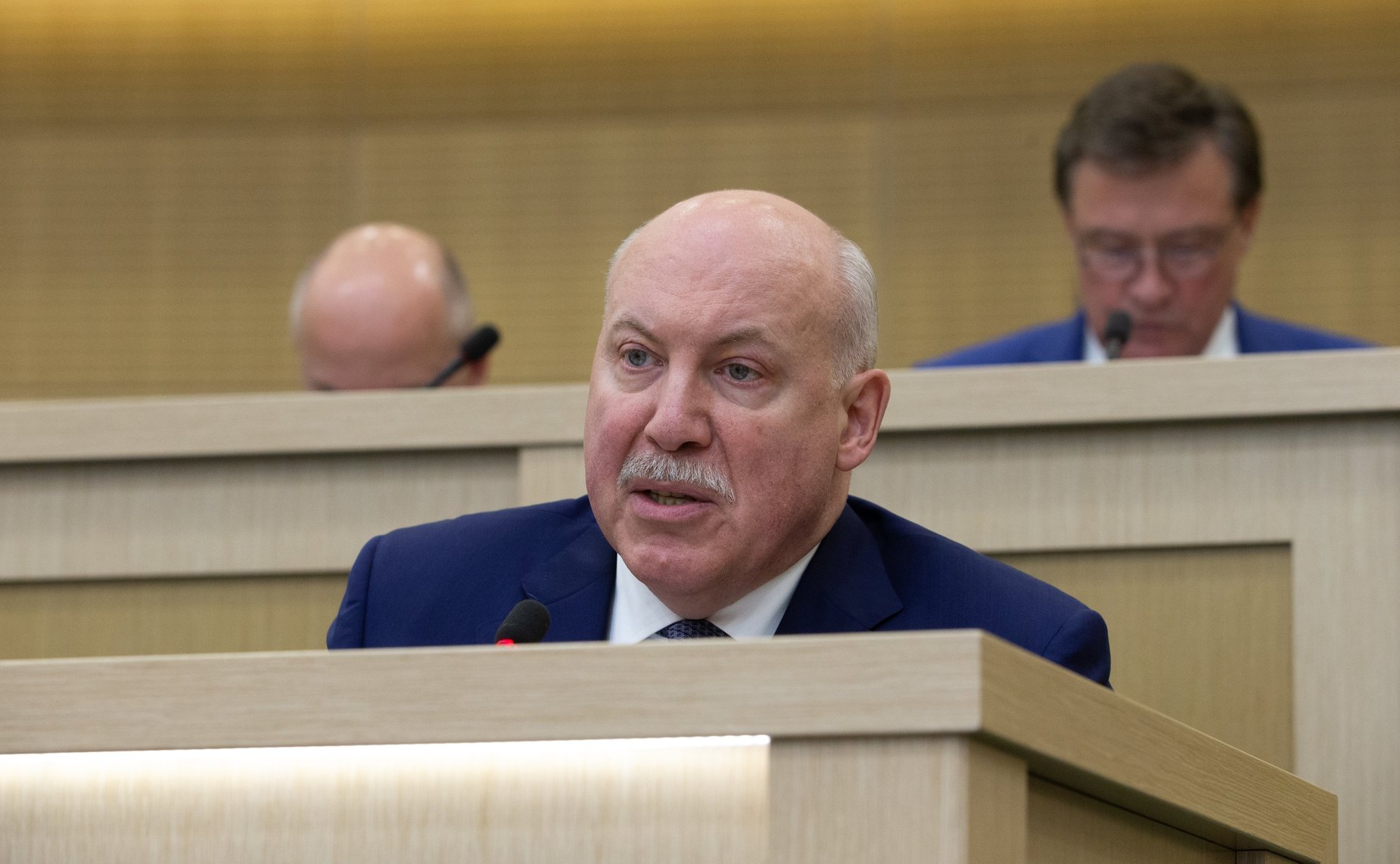 Д. Мезенцев