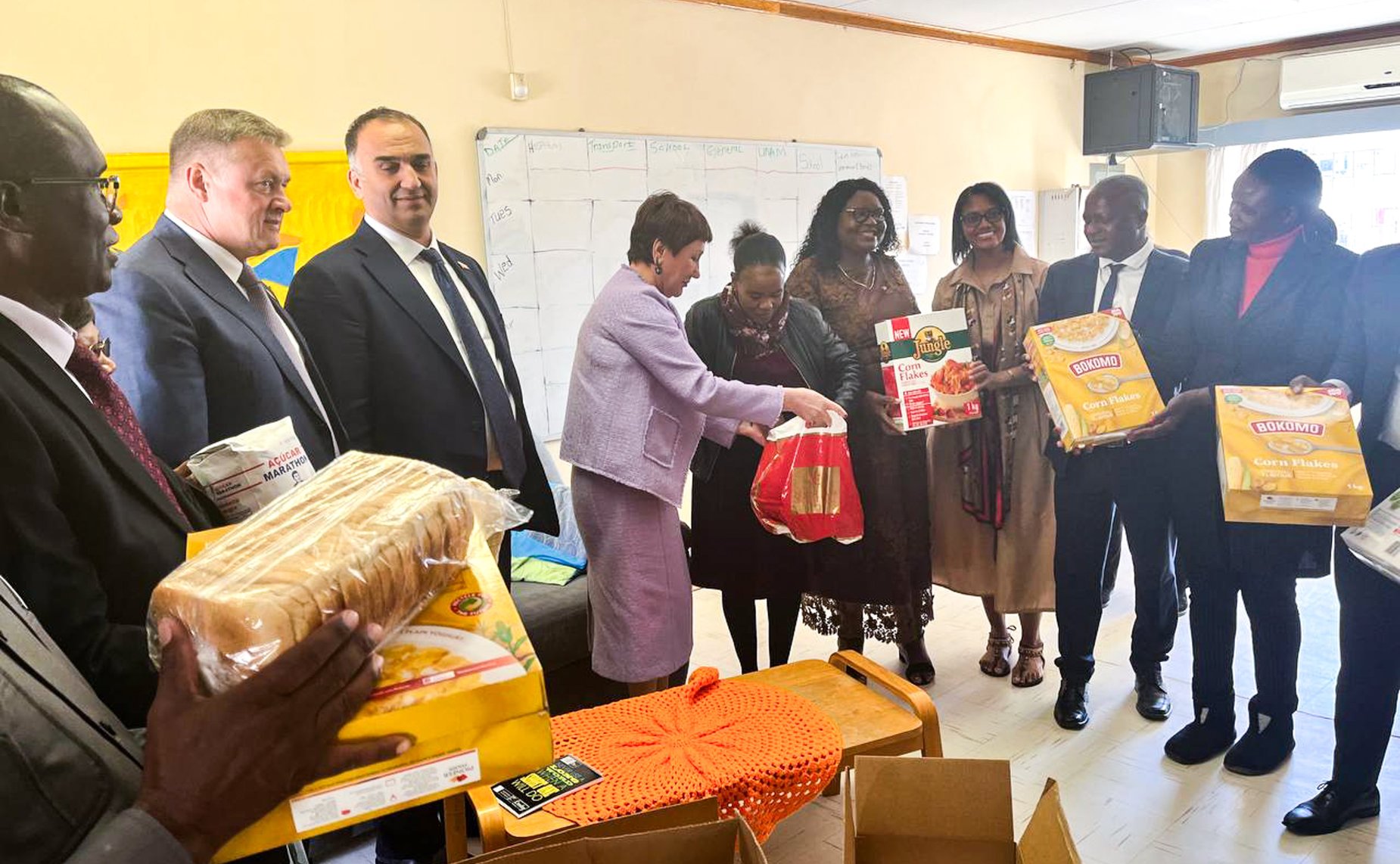 Делегация Совета Федерации во главе с Еленой Перминовой в ходе визита в Намибию была принята Председателем Национального Собрания Намибии Питером Качавиви