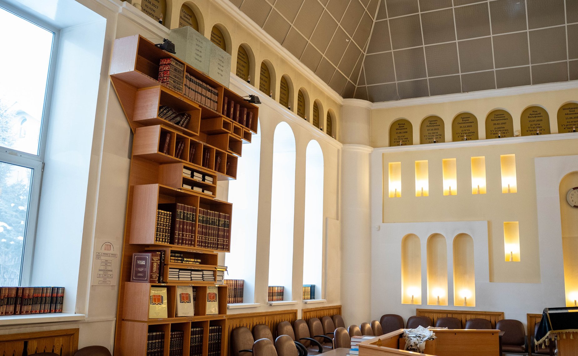 Сенаторы ознакомились с реализацией проекта доступной среды и посетили социальные и религиозные объекты города