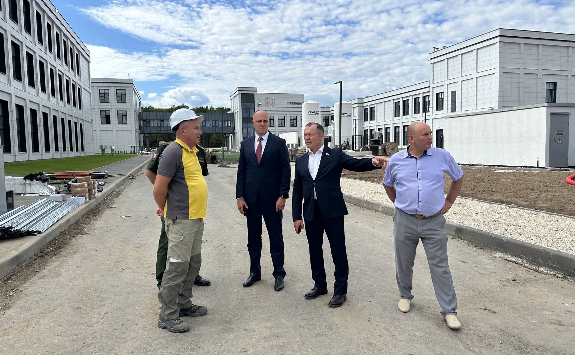 Игорь Мурог вместе с вице-губернатором Рязанской области Артемом Брановым посетил площадку строительства нового военного госпиталя в городе Рязани