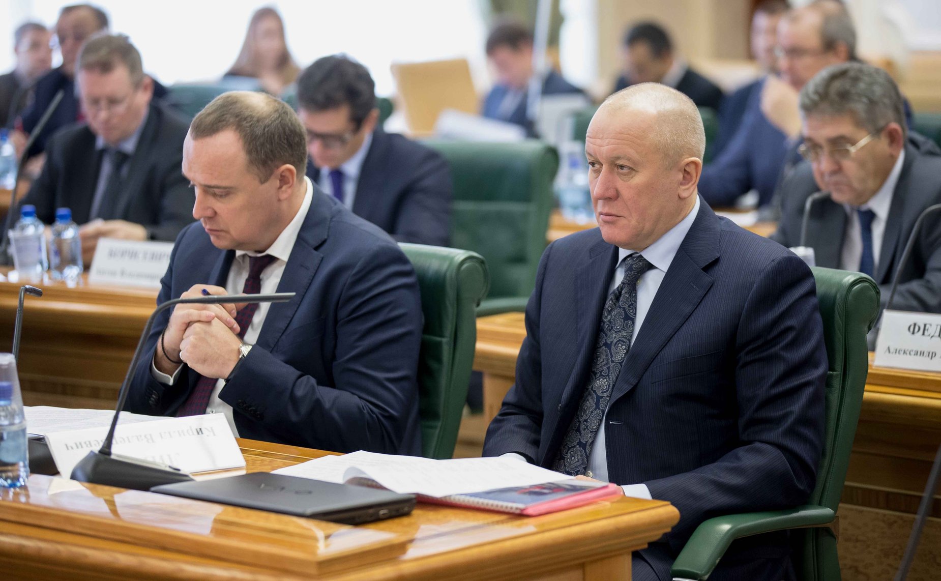 «Круглый стол» на тему «О реновации железнодорожного подвижного состава для пригородных перевозок пассажиров и наделении пригородных компаний имуществом»