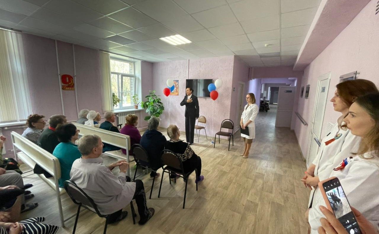 Ирина Петина в канун Дня Победы поздравила ветеранов и тружеников тыла