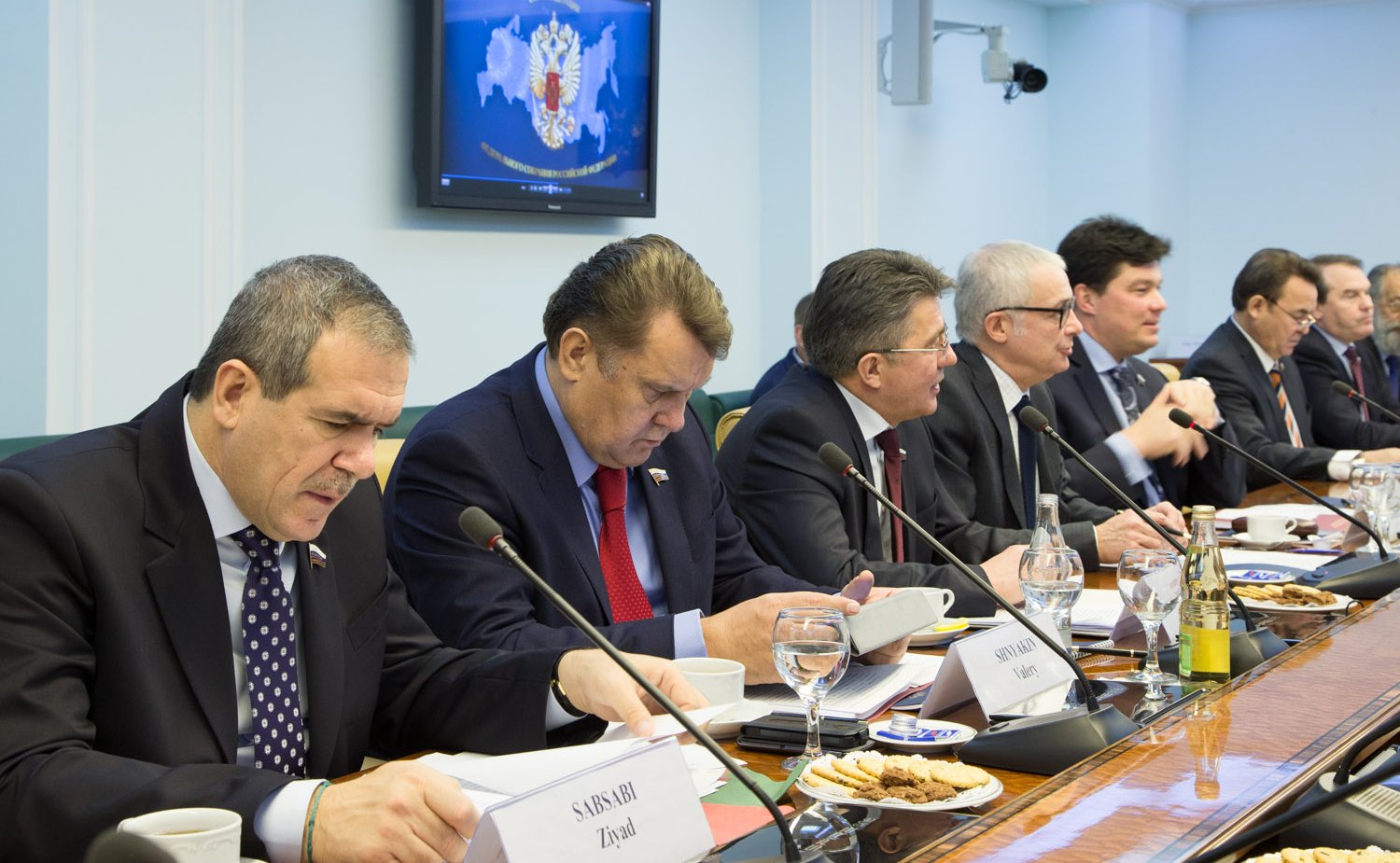 19-12 М. Маргелов и В. Озеров провели встречу с делегацией Комитета по международным делам, обороне и вооруженным силам Сената Французской Республики 1