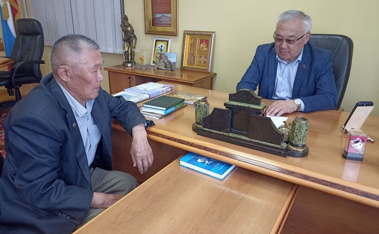 Баир Жамсуев провел прием граждан в Агинском