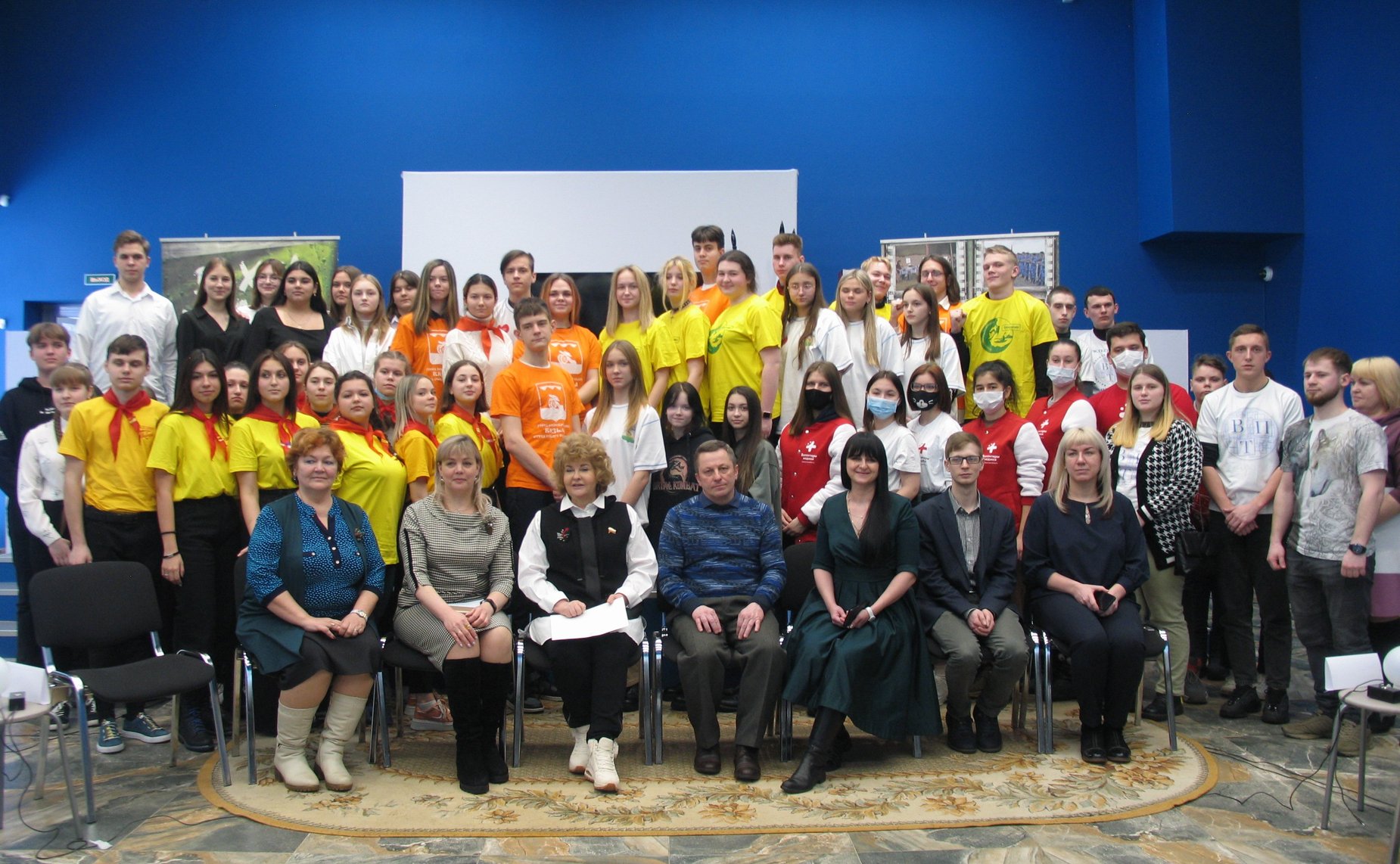 Нина Куликовских провела встречу с волонтерами-медиками, членами школьных и студенческих волонтерских отрядов, отряда по поиску пропавших или заблудившихся людей «Сальвар», патриотических объединений, ведущих добровольческую деятельность