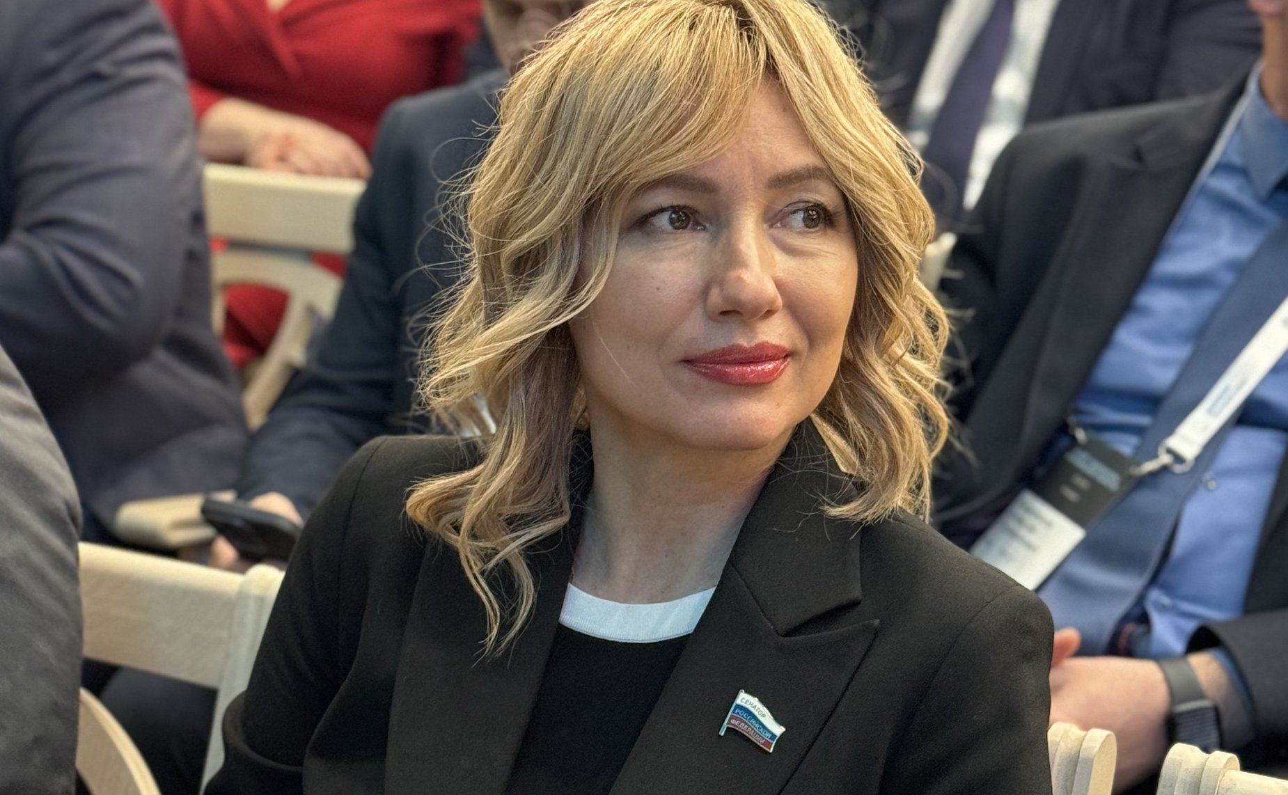 Татьяна Сахарова приняла участие в заседании Мурманской областной Думы