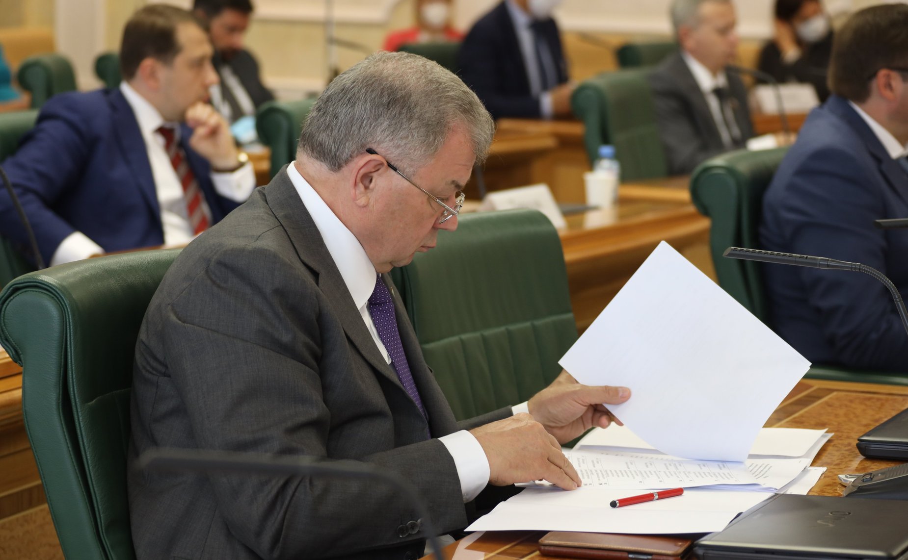 Анатолий Артамонов