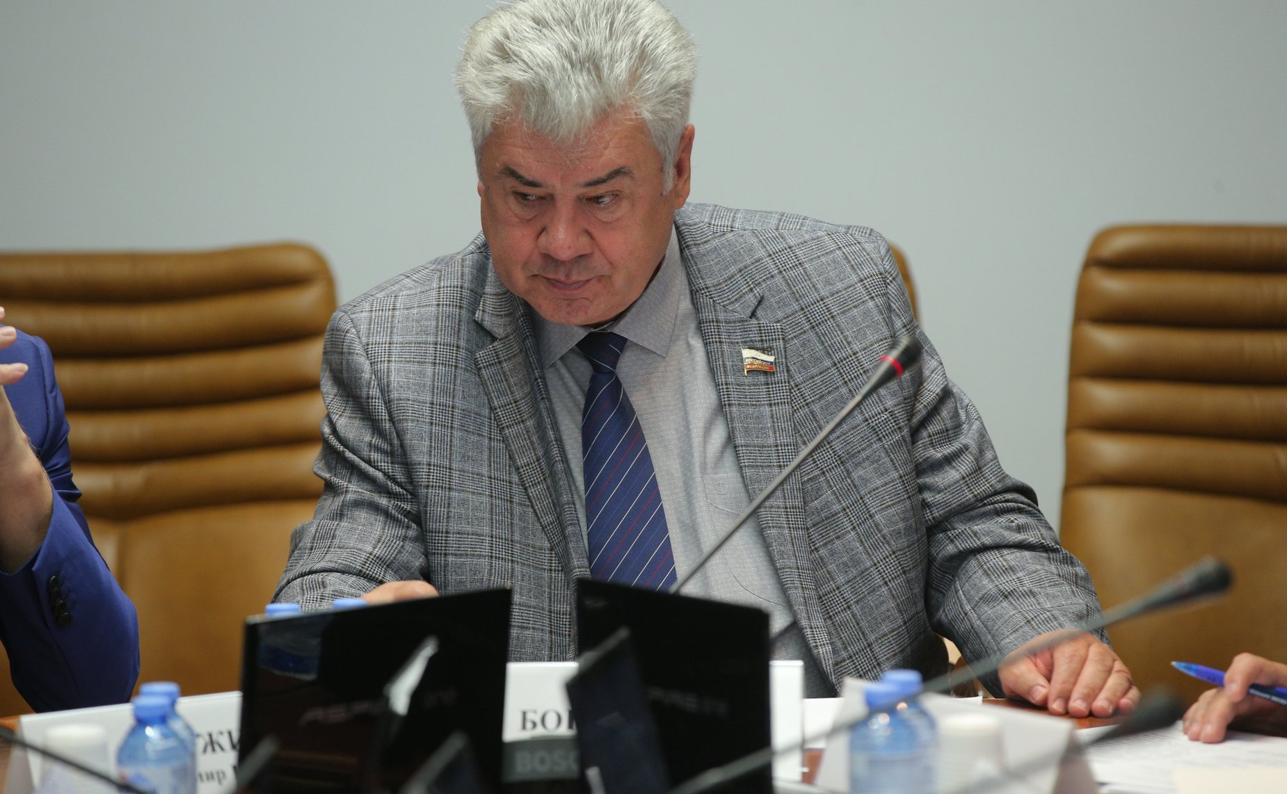 Виктор Бондарев