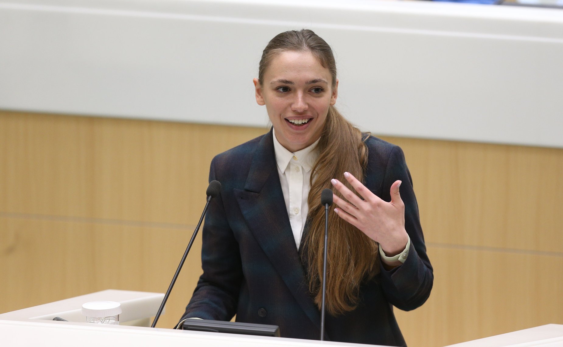 Пленарное заседание Форума молодых парламентариев: «Молодежь XXI века: сберегая наследие, развивая сотрудничество, приближая будущее»