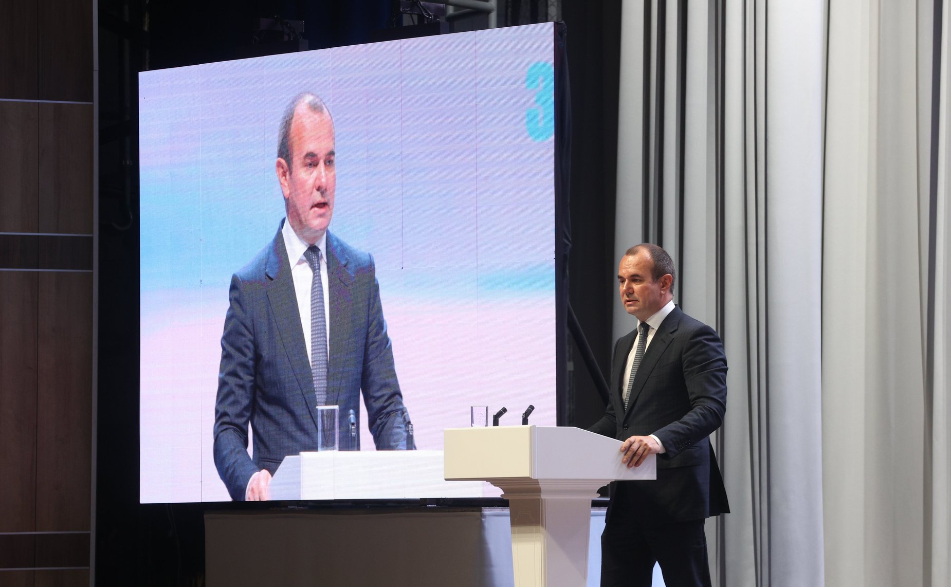 Пленарное заседание Девятого форума регионов Беларуси и России