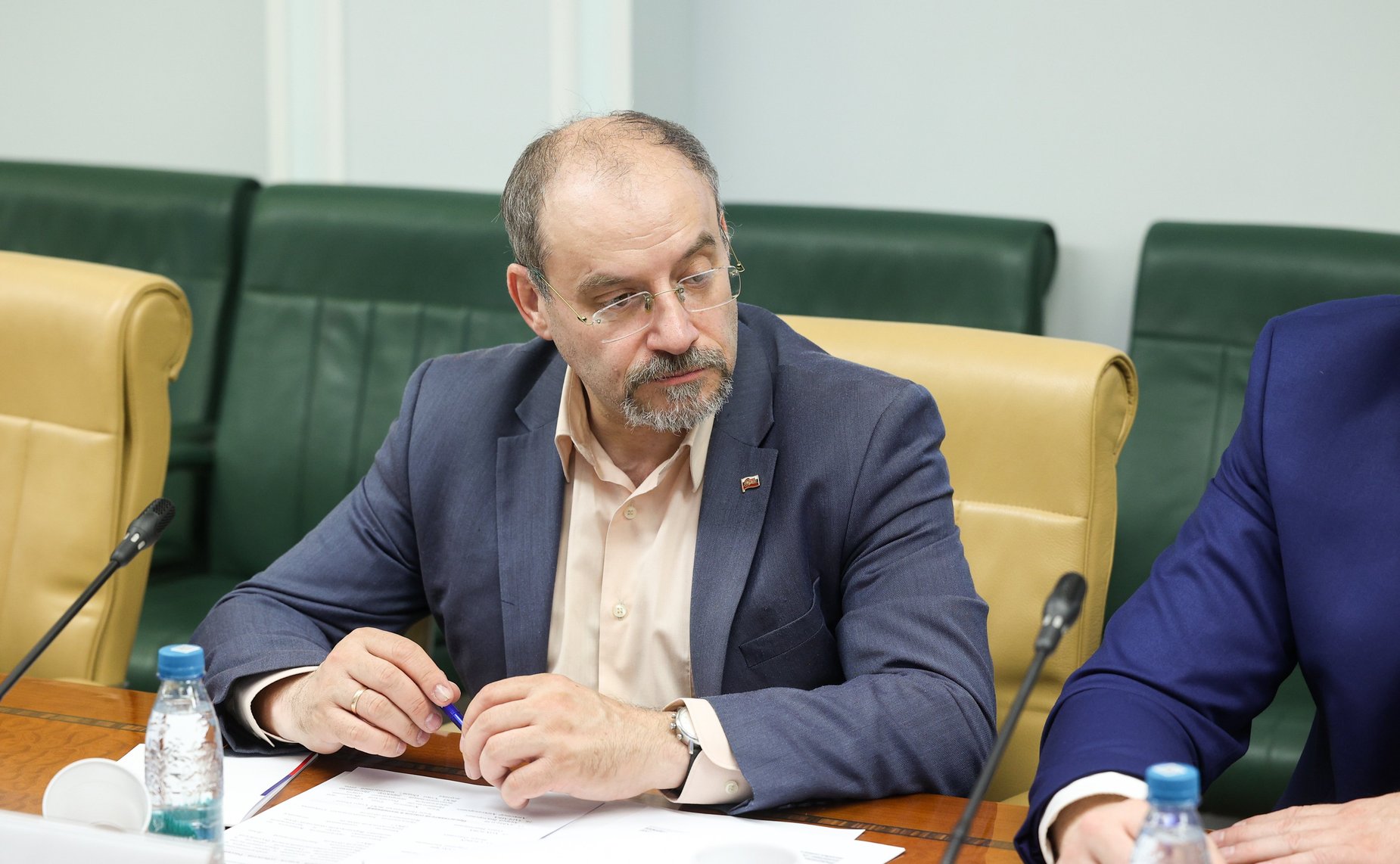 Круглый стол Комитета СФ по социальной политике на тему «О дополнительных мерах поддержки молодых семей в субъектах РФ: законодательный аспект»