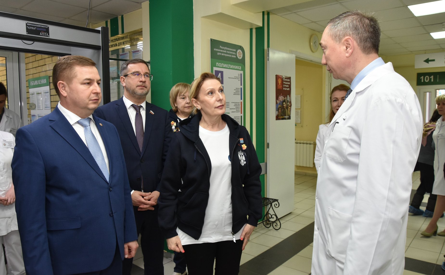Сенаторы посетили Республиканский клинический госпиталь для ветеранов войн Минздрава Чувашии