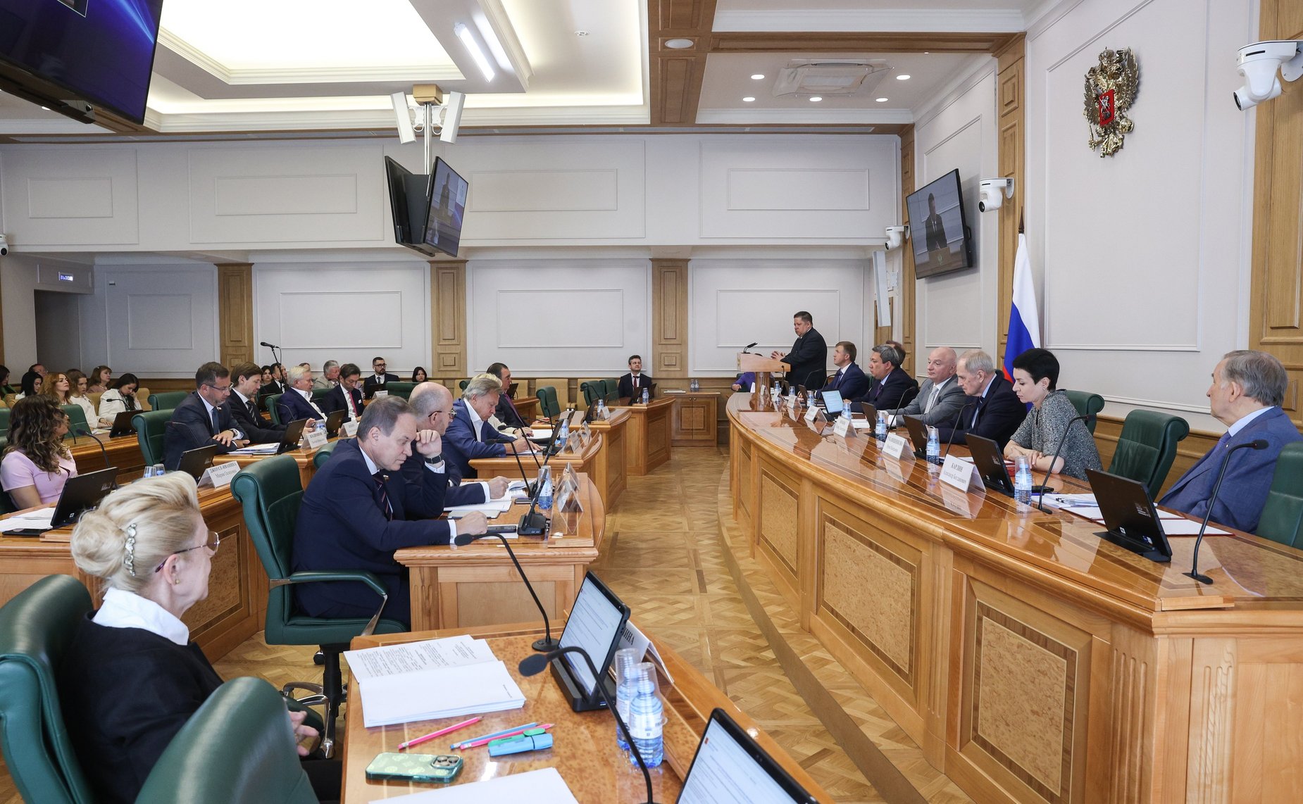 Заседание Комитета СФ по конституционному законодательству и государственному строительству