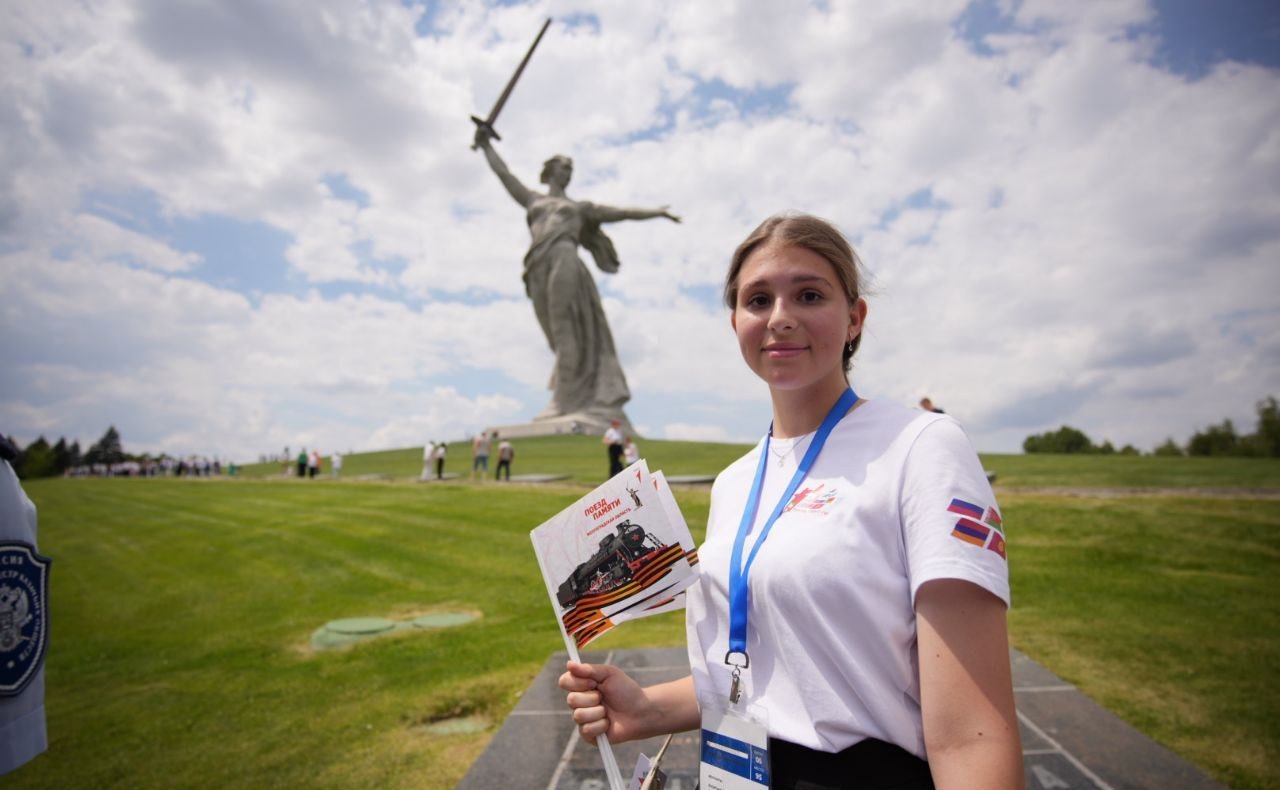 Сергей Горняков приветствовал участников культурно-образовательного проекта «Поезд Памяти» в Волгограде