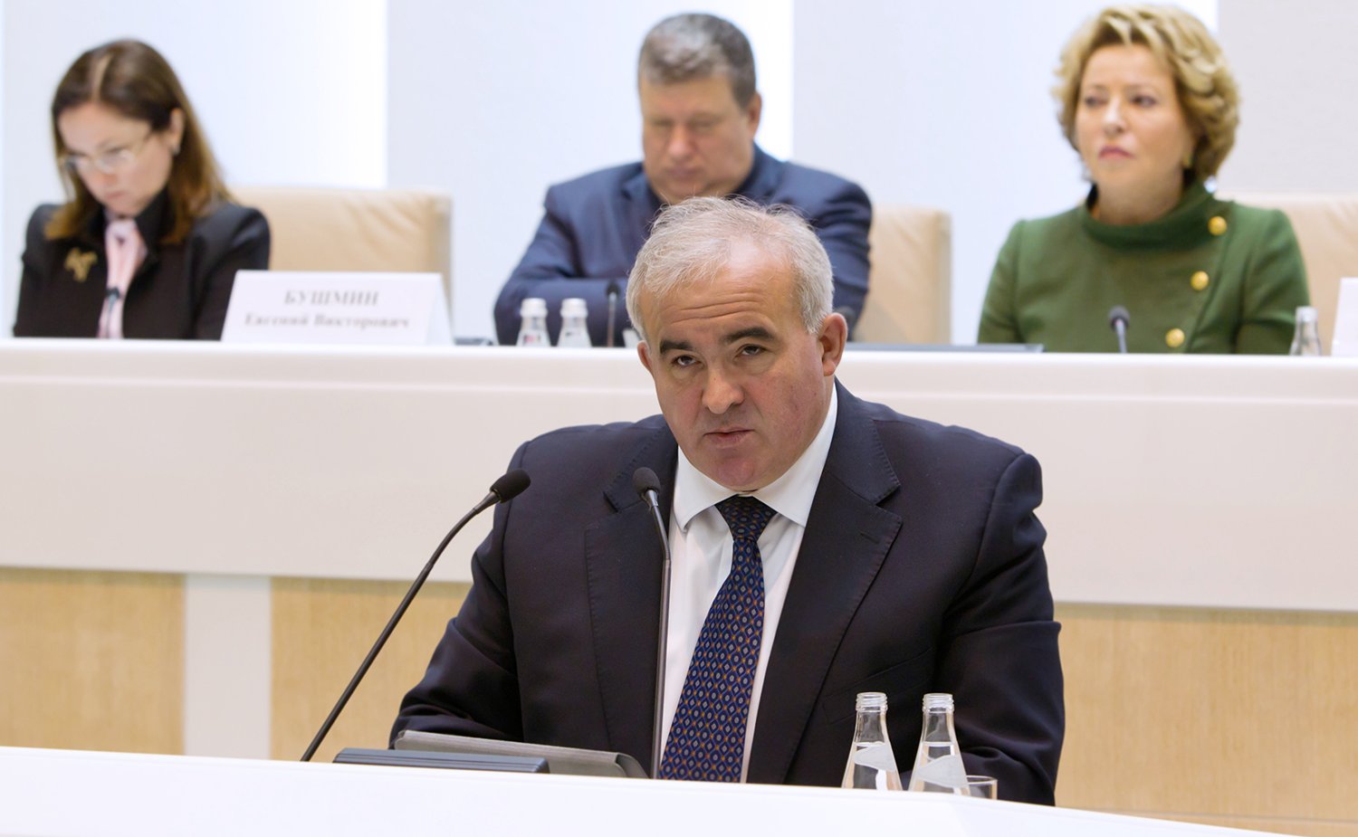 08-10 Парламентские слушания по бюджету-18