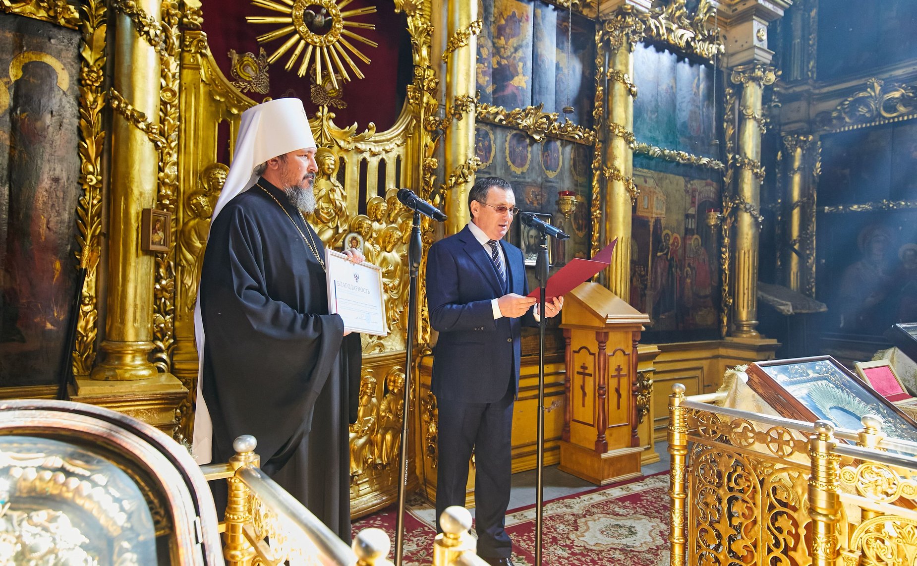 Николай Федоров вручил награду Совета Федерации митрополиту Чебоксарскому и Чувашскому Савватию