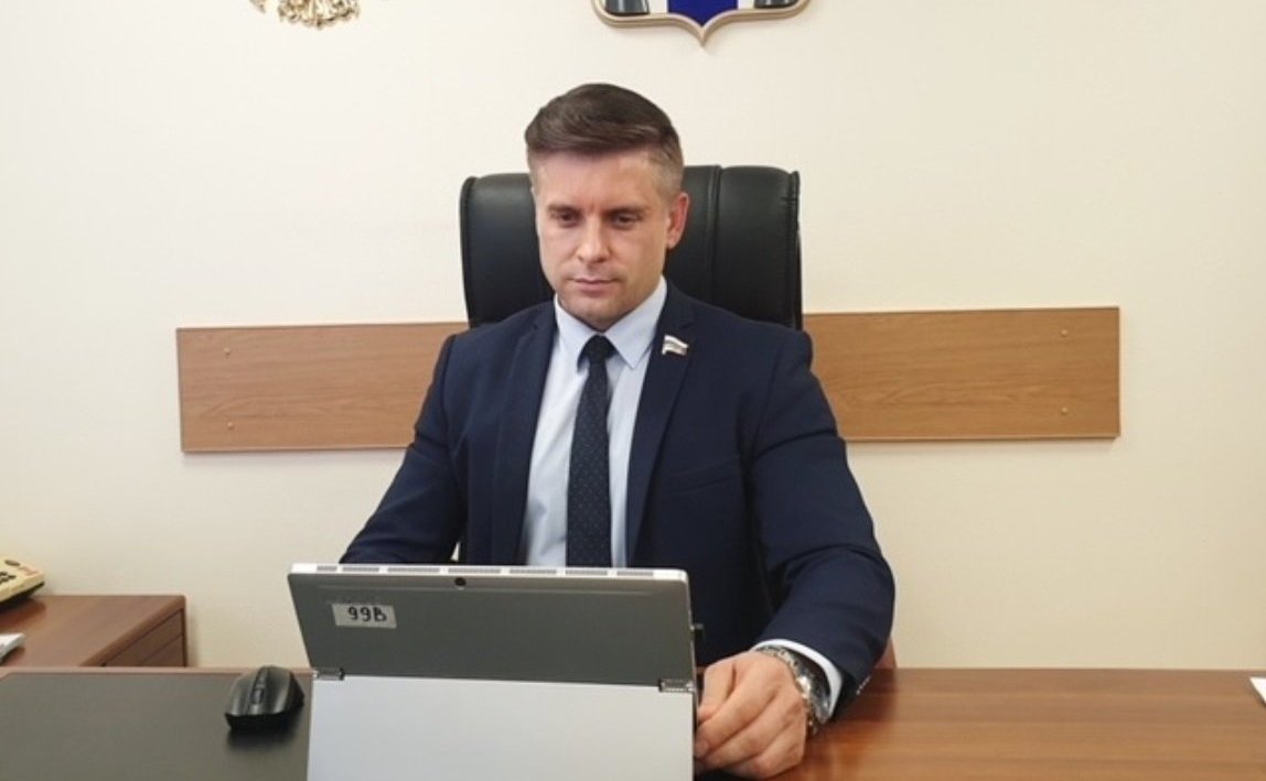 Юрий Архаров