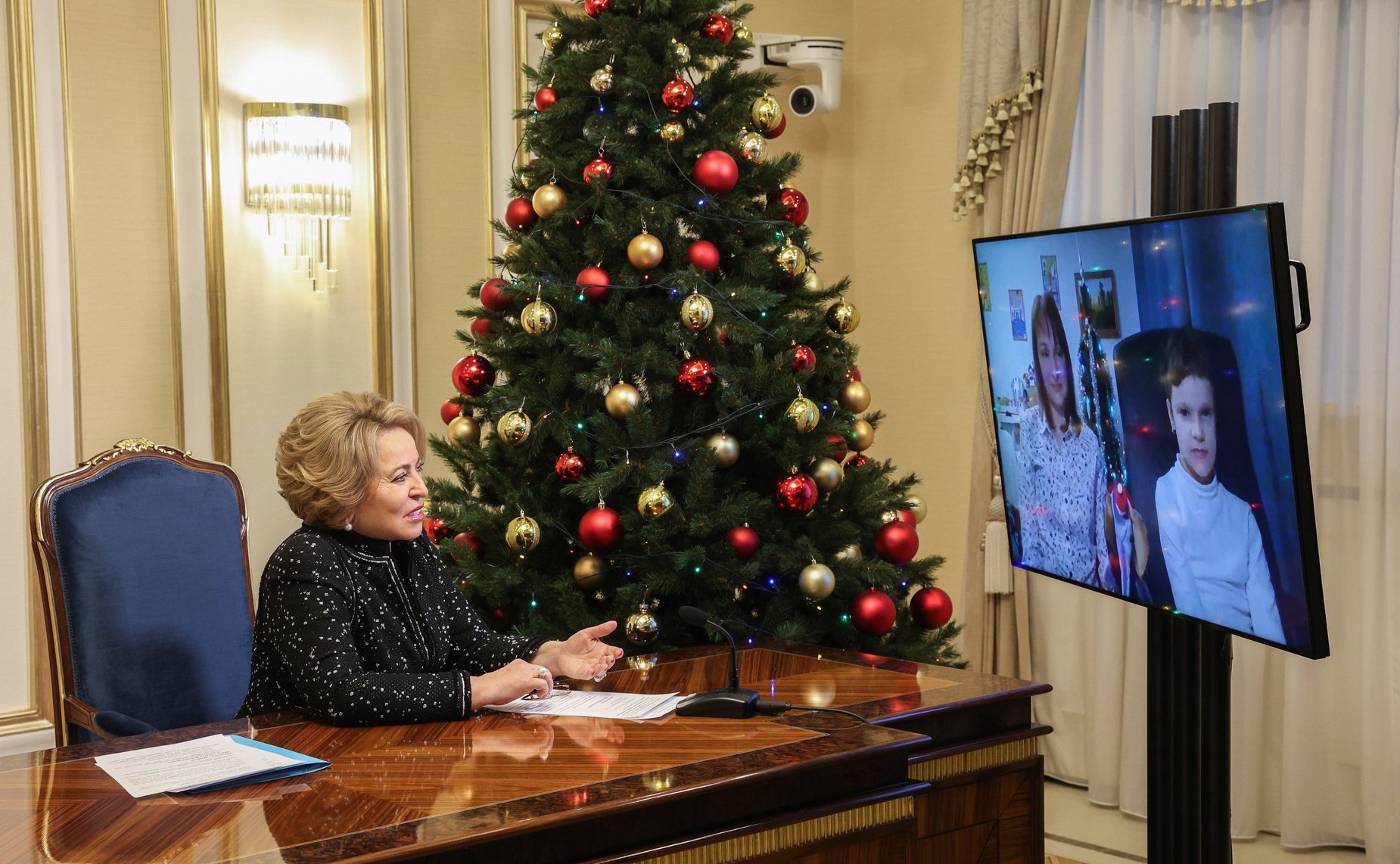 Валентина Матвиенко приняла участие во Всероссийской акции «Елка желаний» и помогла исполниться новогодним желаниям детей из города на Неве