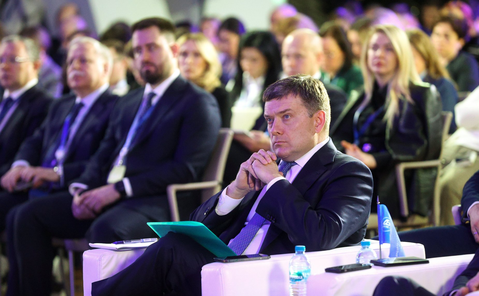 Заместитель Председателя Совета Федерации Николай Журавлев принял участие в пленарной сессии Ежегодной встречи Ассоциации Банков России с руководством Центрального Банка