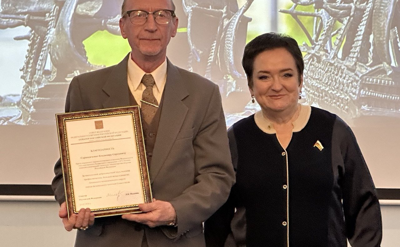 Лариса Мельник поздравила жителей Ленинского района города-героя с 88-летием со дня его основания