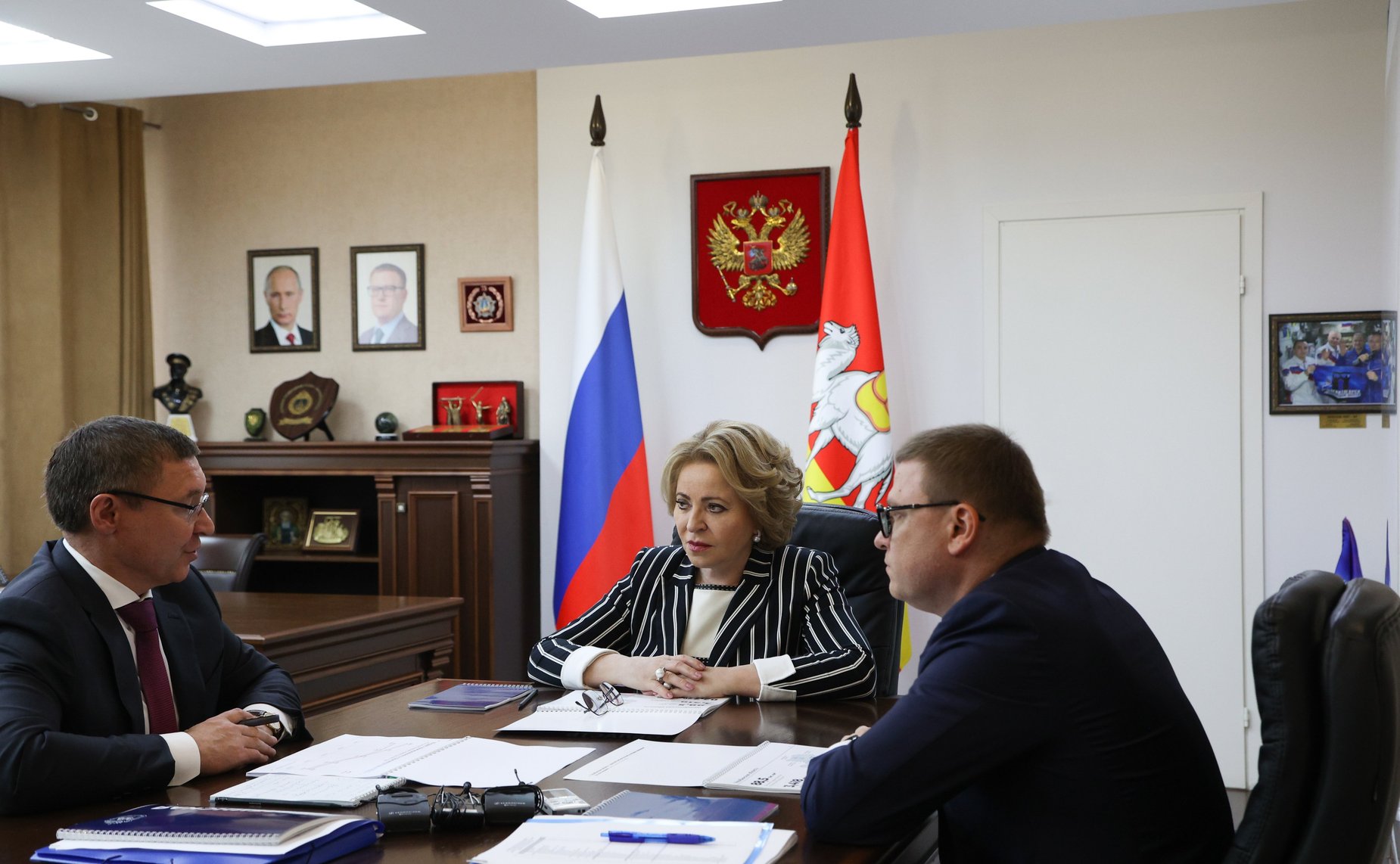 Валентина Матвиенко провела трехстороннюю встречу с Полномочным представителем Президента РФ в Уральском федеральном округе Владимиром Якушевым и губернатором Челябинской области Алексеем Текслером