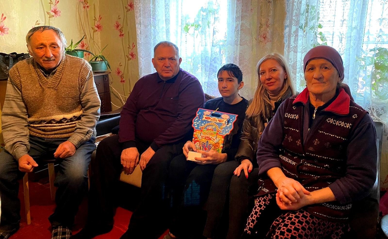 Крым Казаноков исполнил мечту двенадцати детей из двух регионов России в рамках акции «Елка желаний»