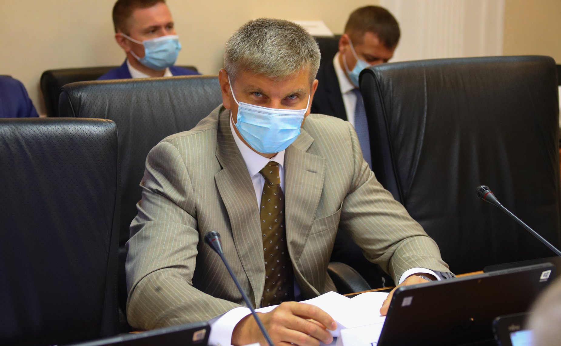 Геннадий Голов