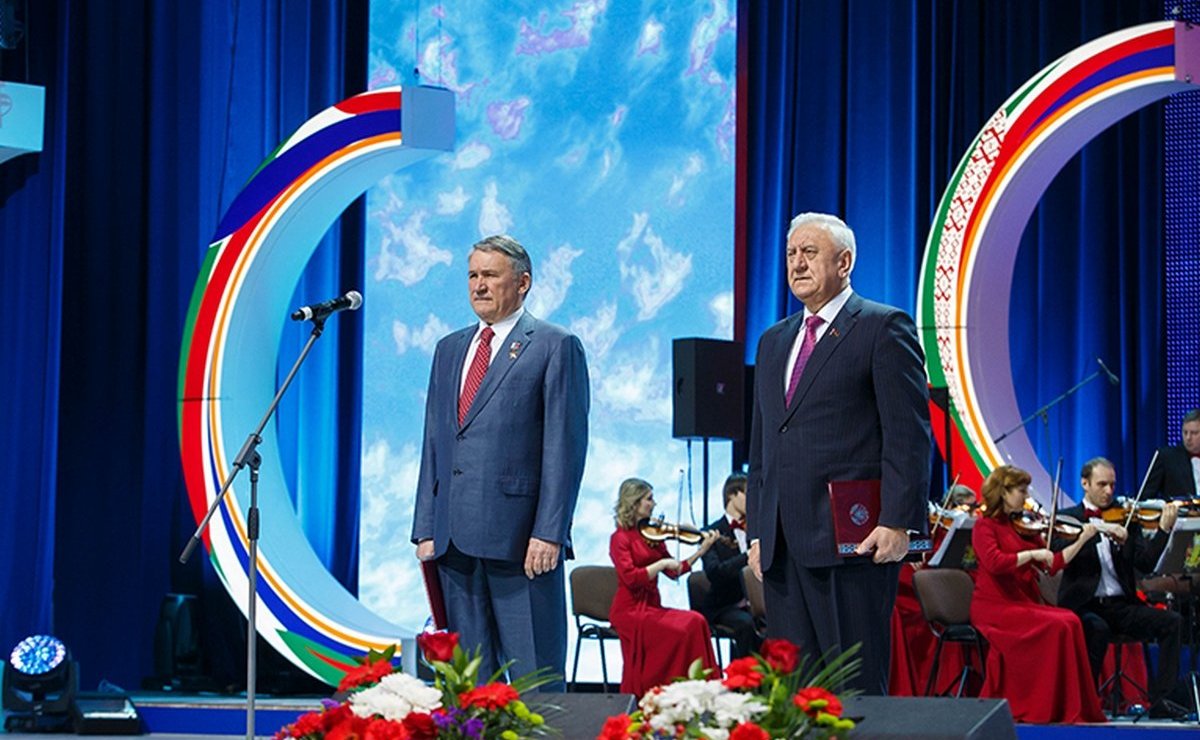 Ю. Воробьев и М. Мясникович