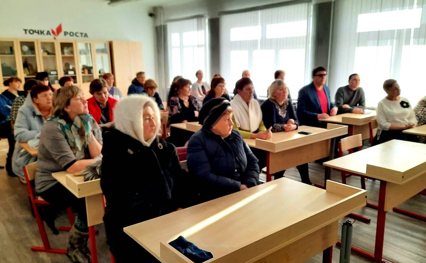 Сергей Михайлов встретился с педагогами Нижнеильдиканской школы и жителями села