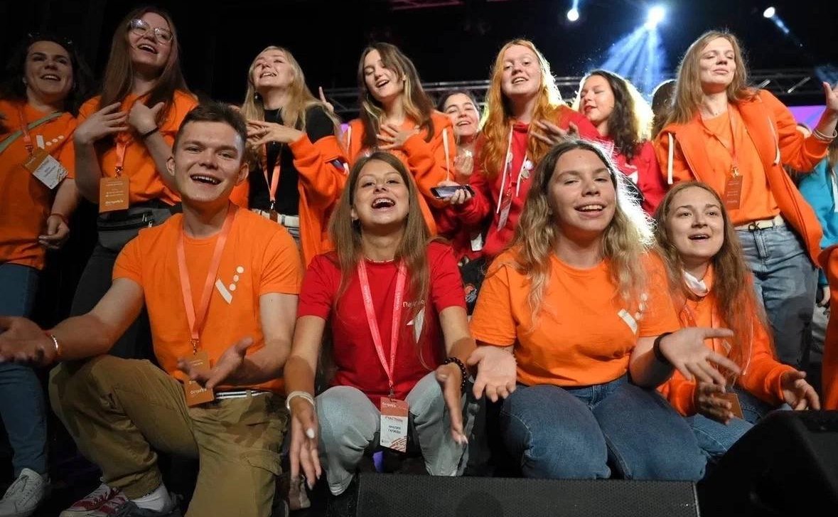 Церемония открытия десятого Всероссийского молодёжного форума «ОстроVа» в Южно-Сахалинске