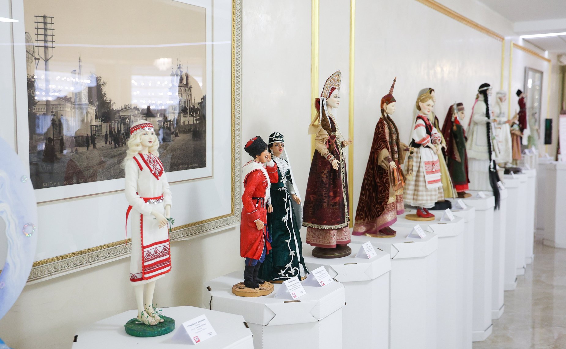 Выставка «Народы России – Сердце России», посвященная Году единства народов России
