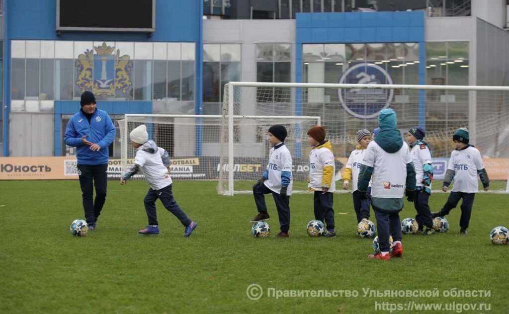 Сергей Рябухин в ходе своей рабочей поездки в регион принял участие в мероприятиях открытия филиала футбольной академии «Динамо» имени Льва Яшина