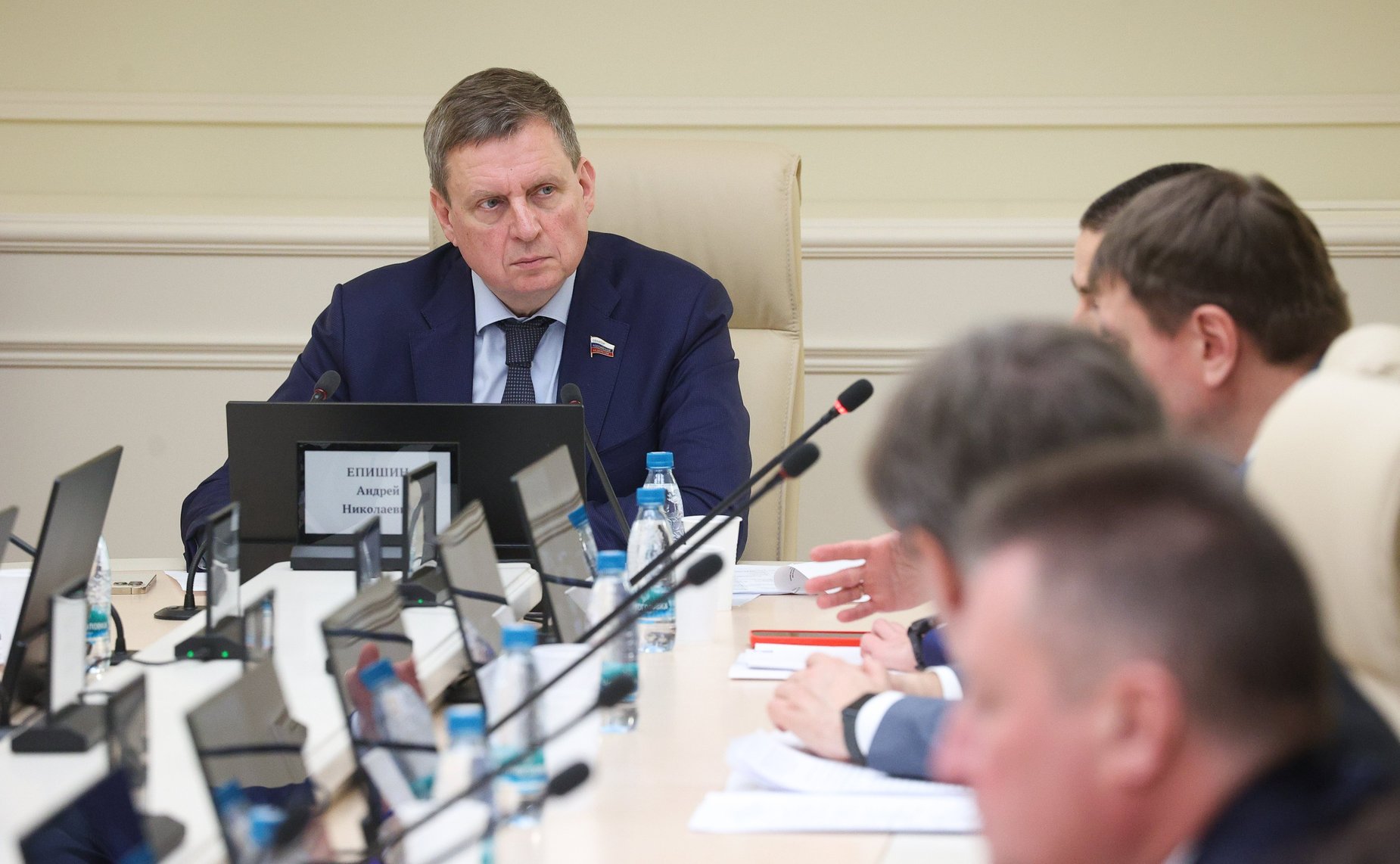 Совещание на тему «О механизмах возвращения в гражданский оборот неиспользуемых земельных участков, принадлежавших организациям, исключенным из единого государственного реестра юридических лиц, и собственники которых не установлены»