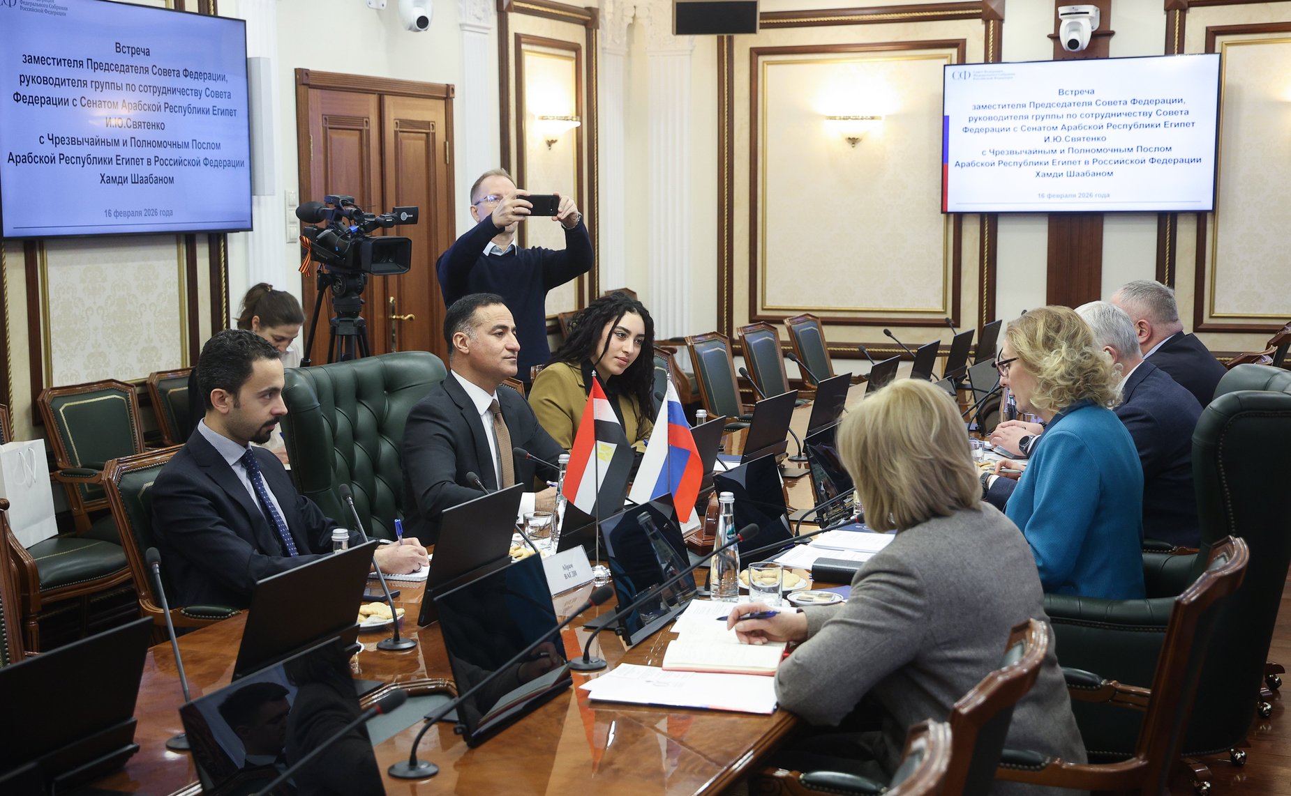 Встреча заместителя Председателя Совета Федерации Инны Святенко с Чрезвычайным и Полномочным Послом Арабской Республики Египет в Российской Федерации Хамди Шаабаном