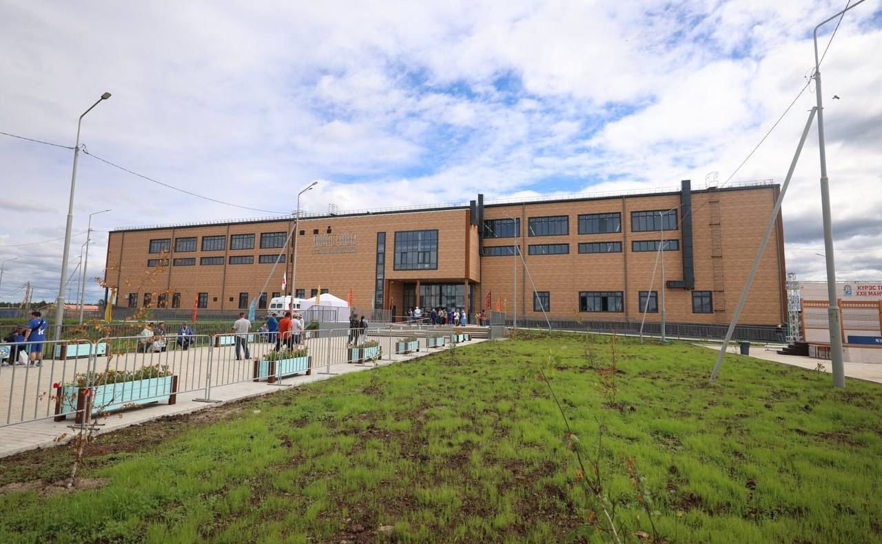 Сахамин Афанасьев принял участие в торжественной церемонии открытия игр в Таттинском районе