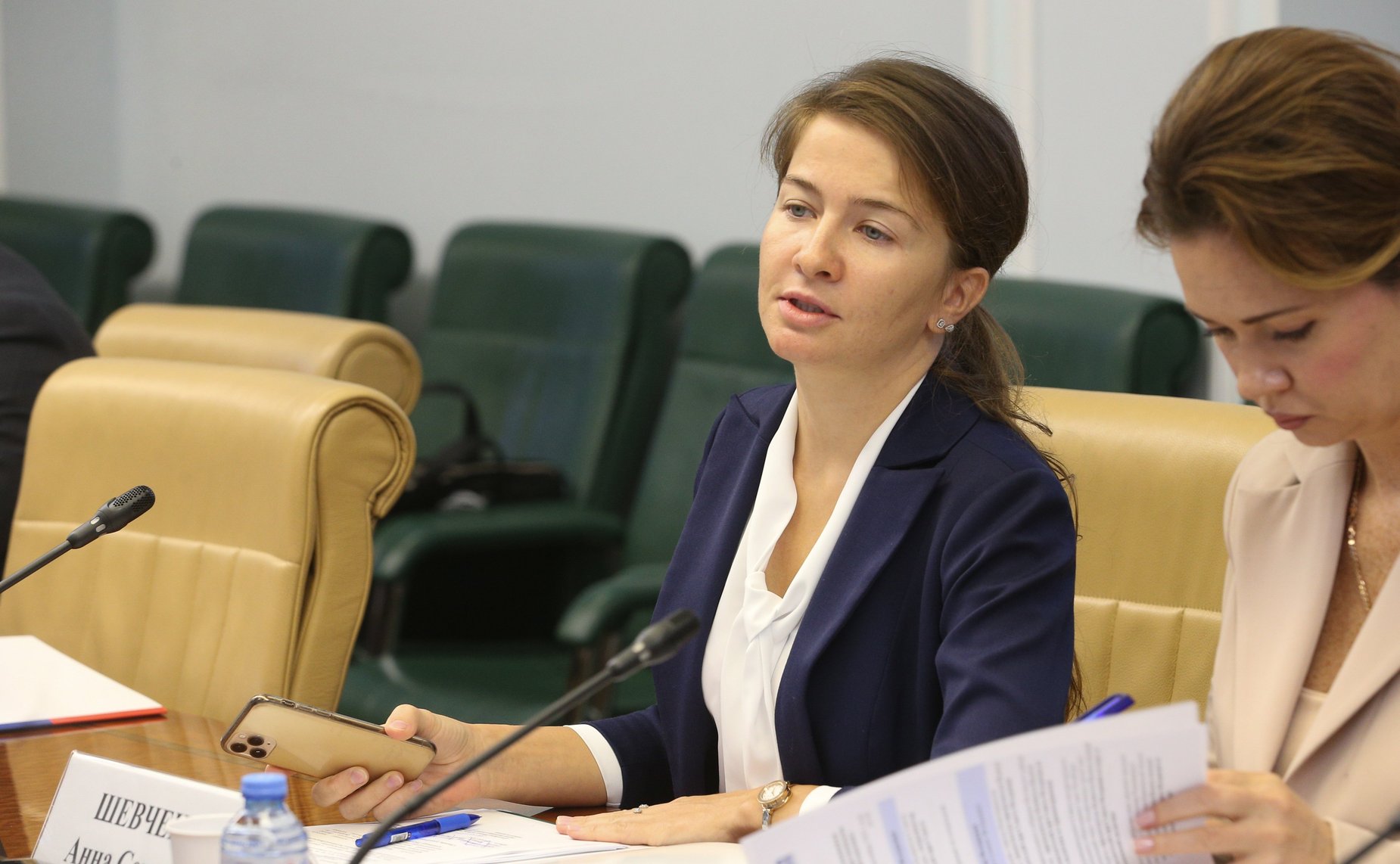 Заседание «круглого стола» с участием членов Палаты молодых законодателей